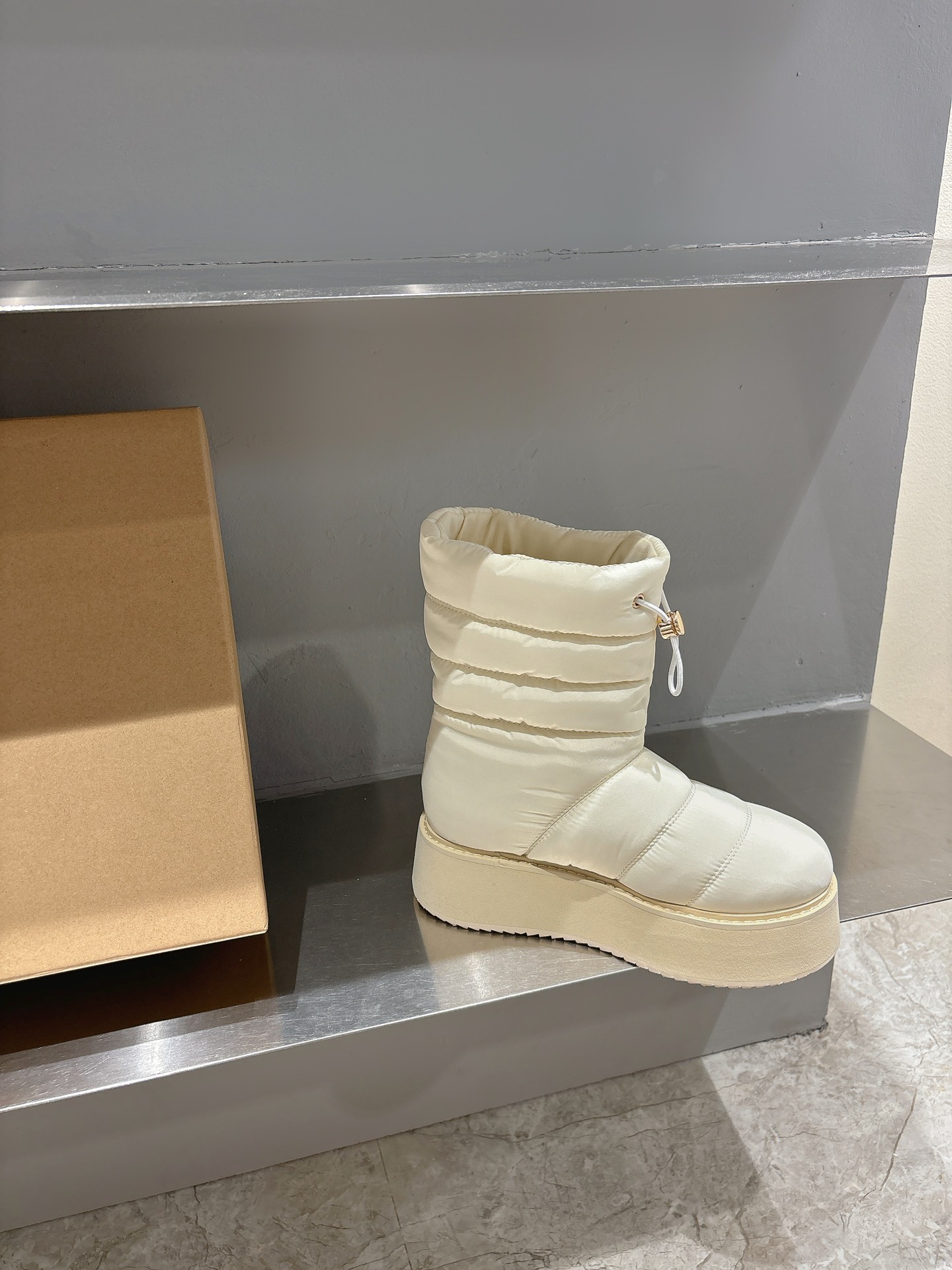 2024 INUIKII Snow Boots: Hot Winter Fashion with Zirconium Fabric and Skate-Proof Soles - 图片 6