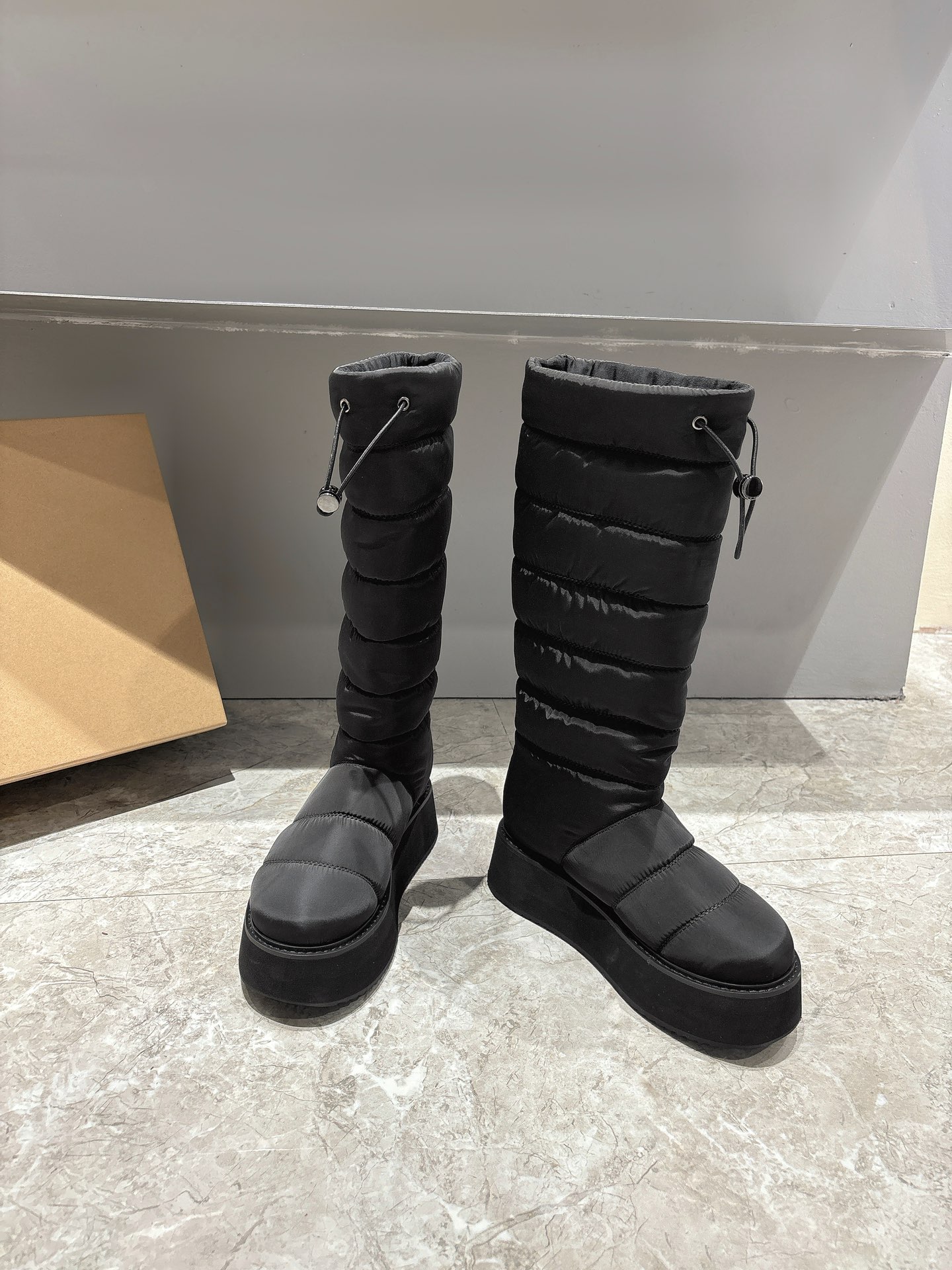 2024 Trendy INUIKII Snow Boots: Zirconium Fabric, Skate-Proof Soles, Customized Number 35-4040. - 图片 2