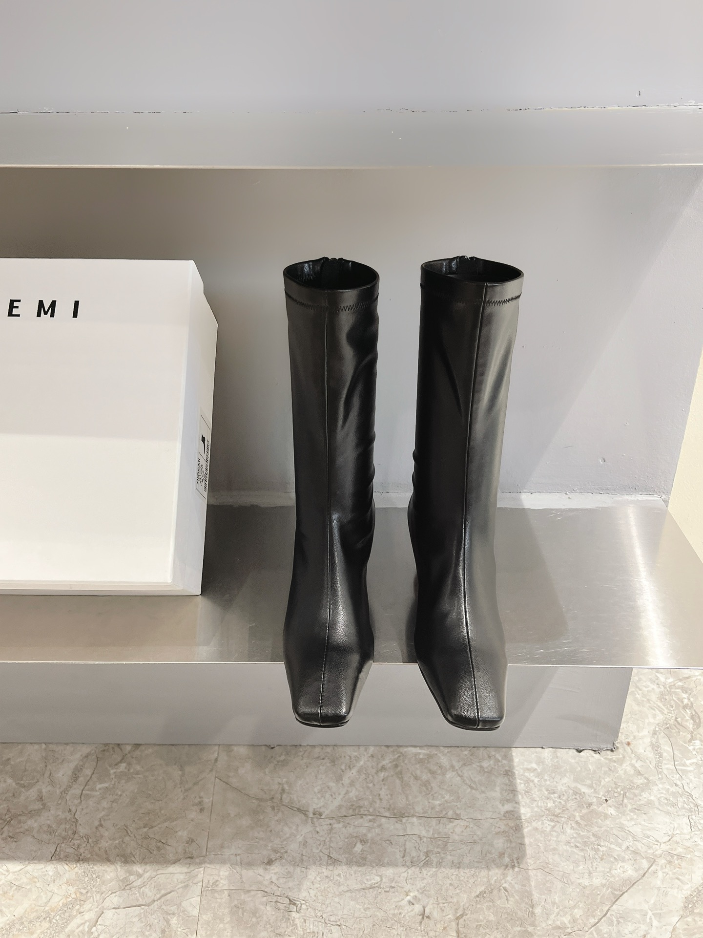 Trendy Fall/Winter Shoes: Modern Art-Inspired, High-Quality, Comfortable, Fashionable Boots for Women
