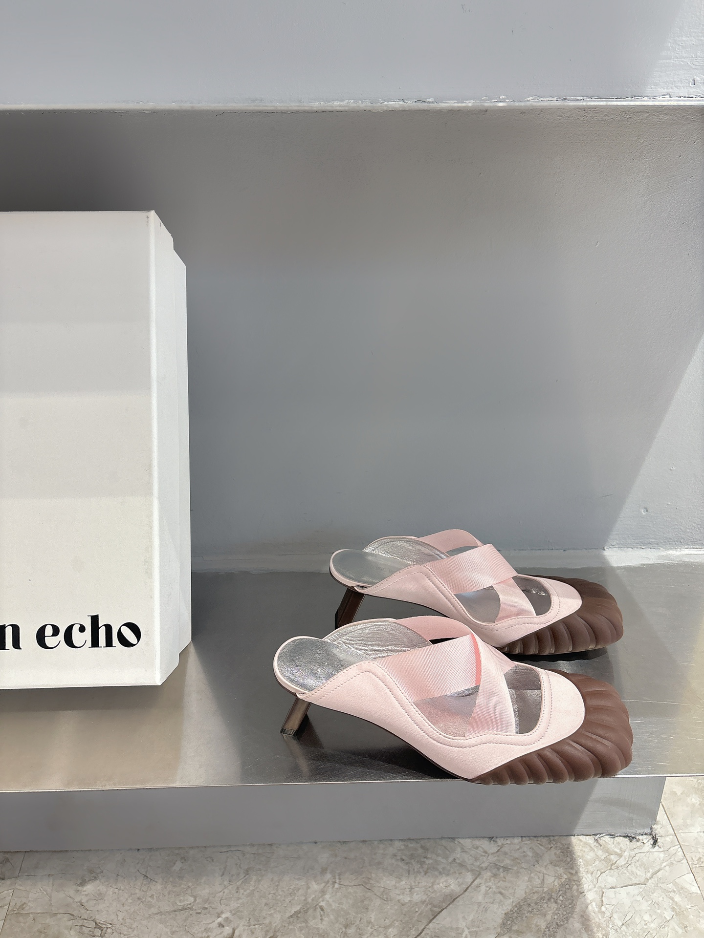 “Ballet Shoes Design Review: Lost in Echo 24s with Unique Features and Customization Options” - 图片 3