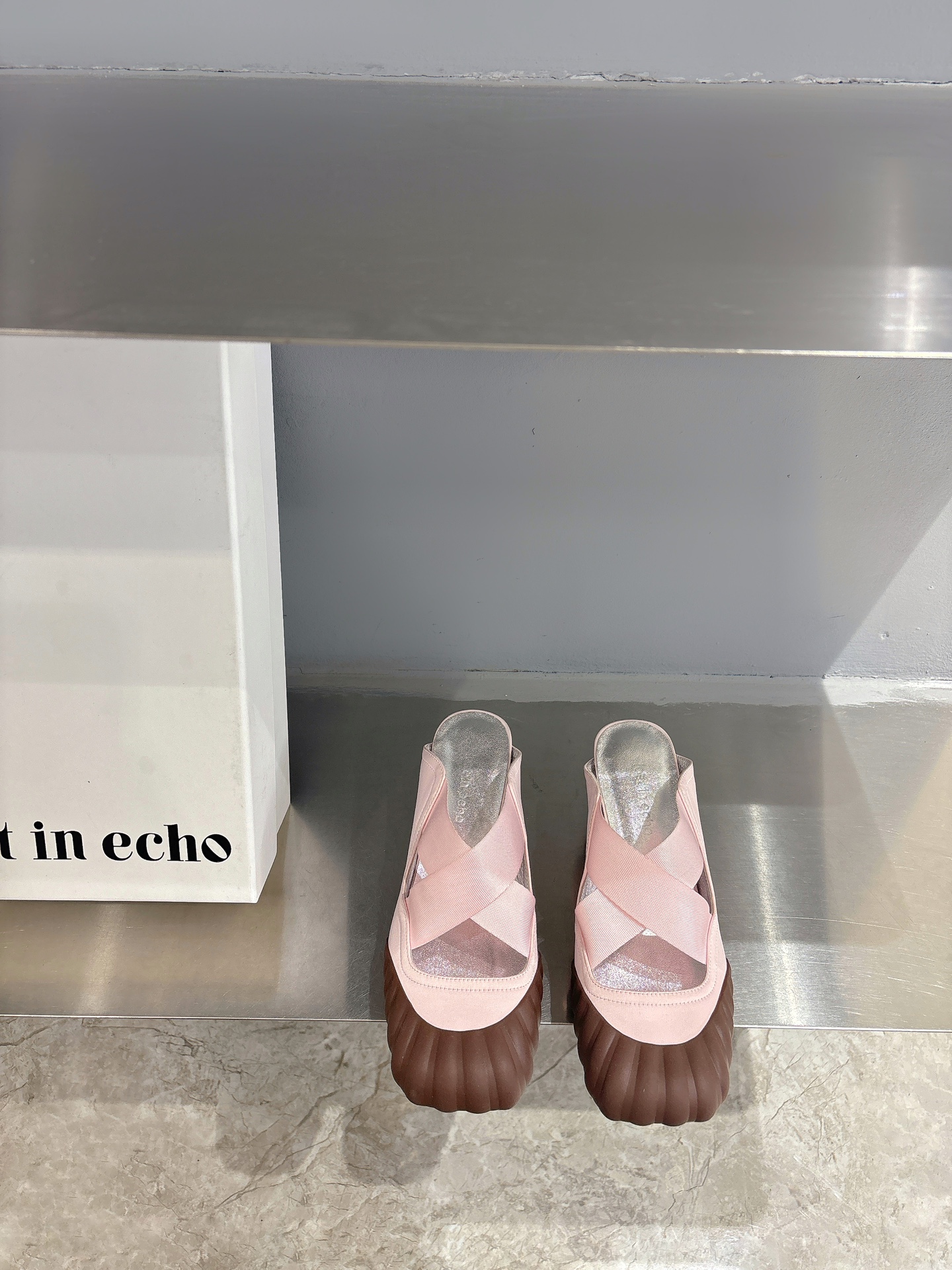 “Ballet Shoes Design Review: Lost in Echo 24s with Unique Features and Customization Options” - 图片 2