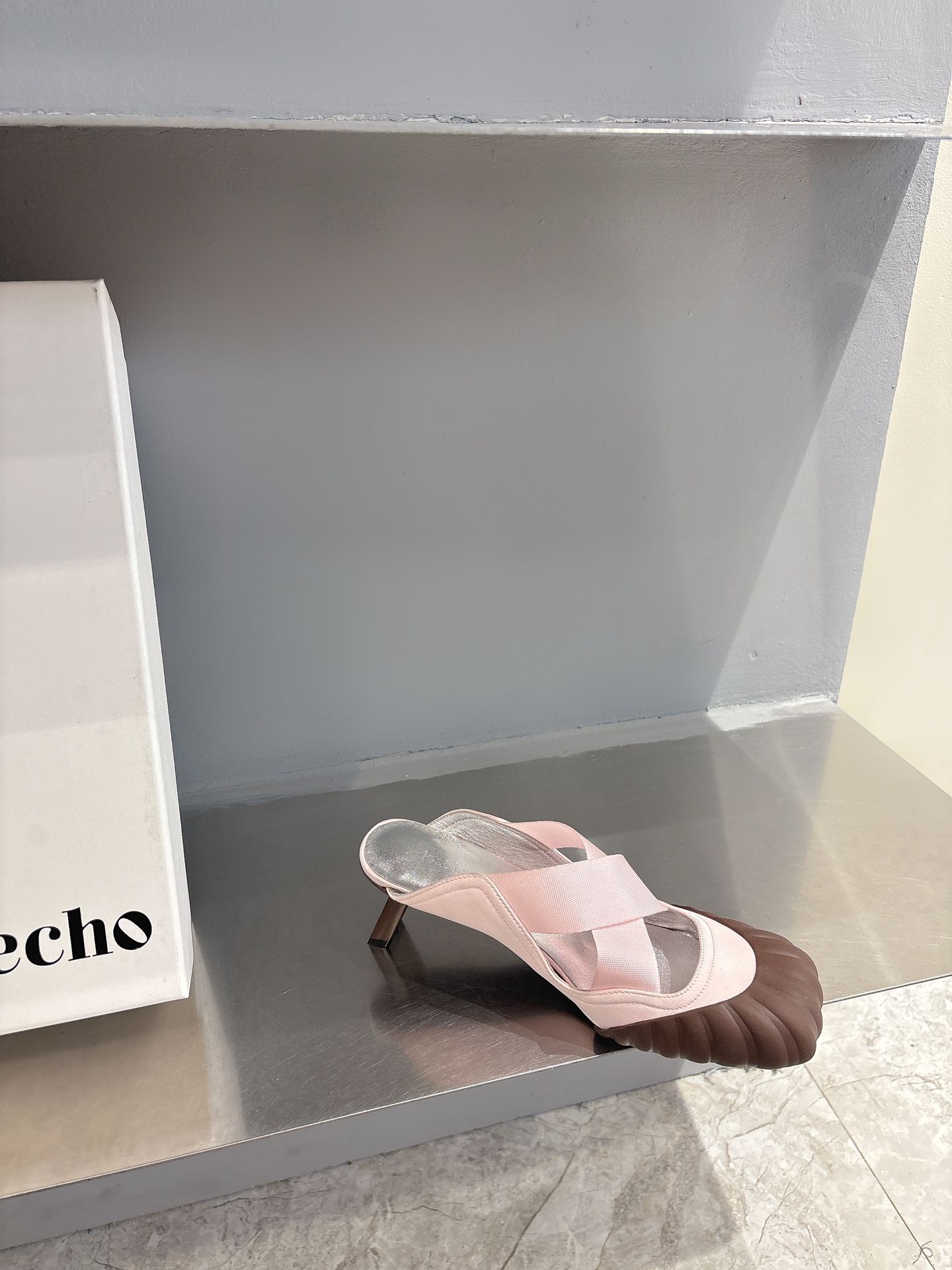 “Ballet Shoes Design Review: Lost in Echo 24s with Unique Features and Customization Options” - 图片 6