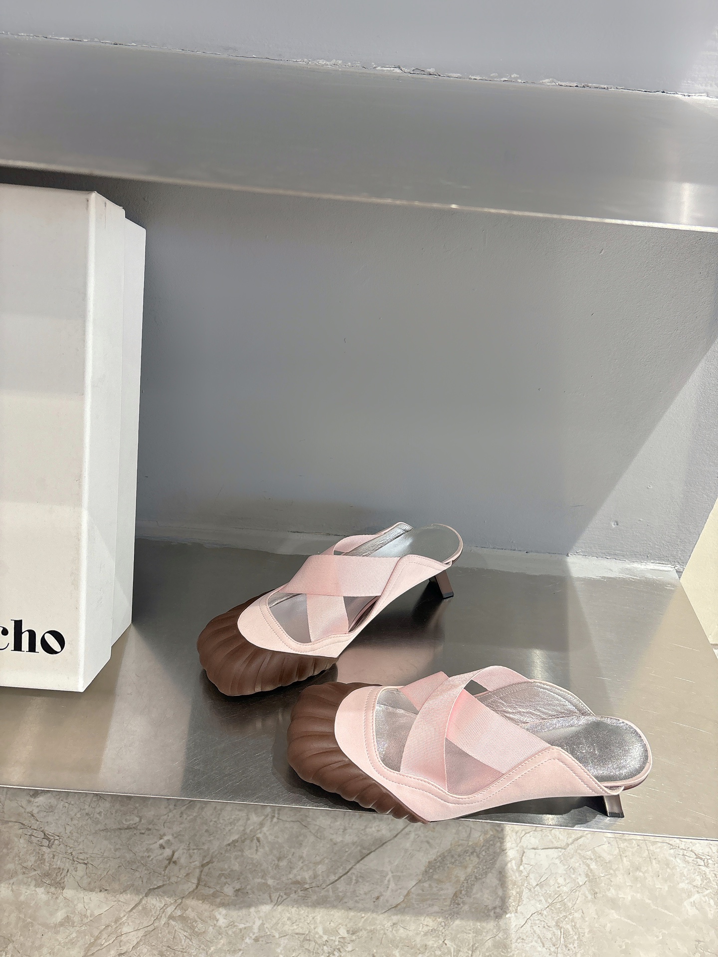 “Ballet Shoes Design Review: Lost in Echo 24s with Unique Features and Customization Options” - 图片 5