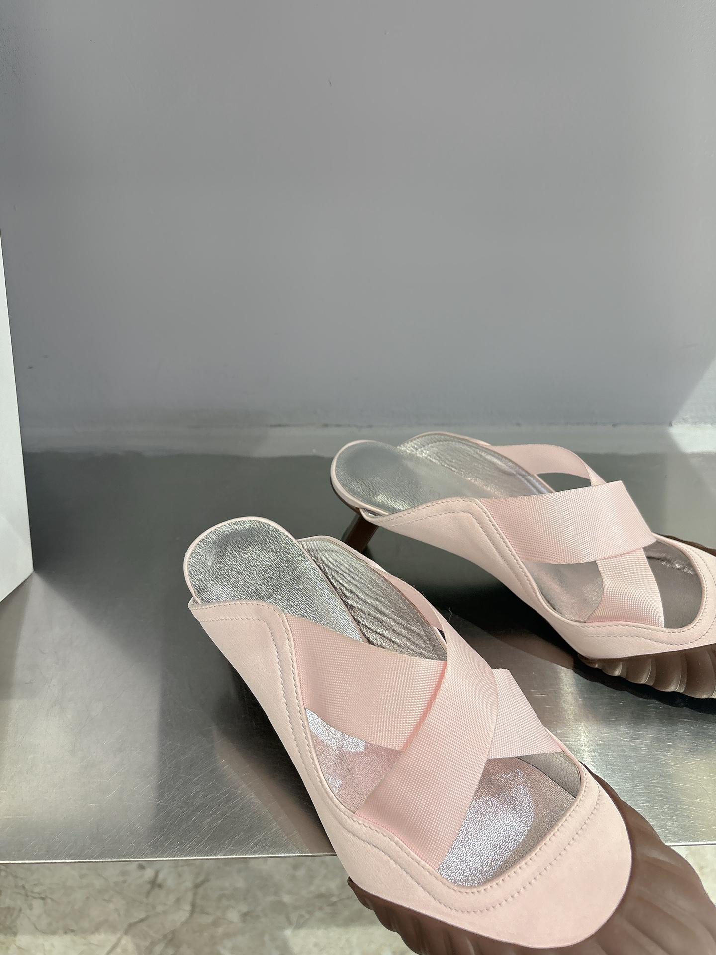 “Ballet Shoes Design Review: Lost in Echo 24s with Unique Features and Customization Options” - 图片 8