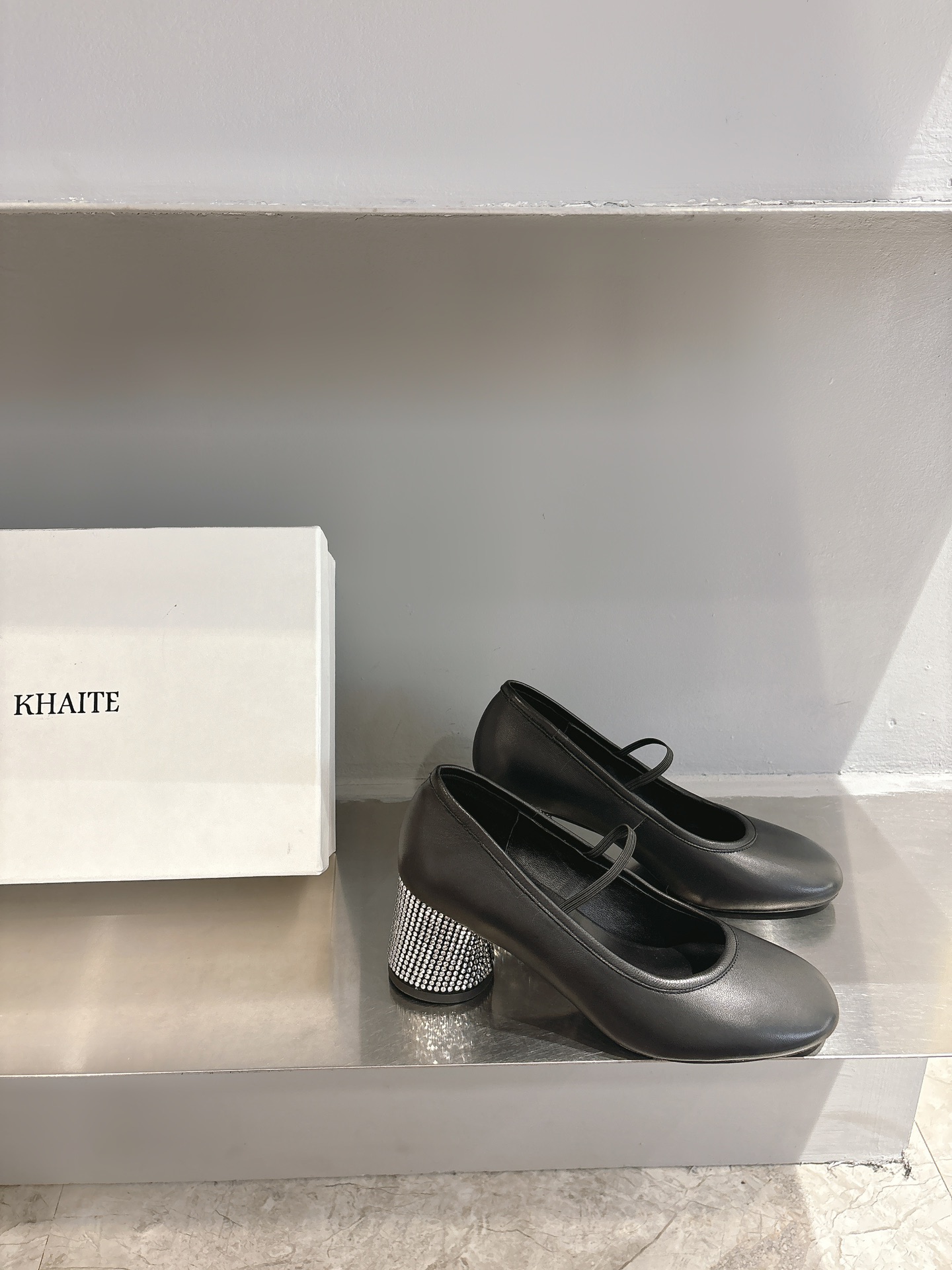 Khaite Stylish Single Shoes: Asymmetric Design, Imported Leather, Italian Craftsmanship.