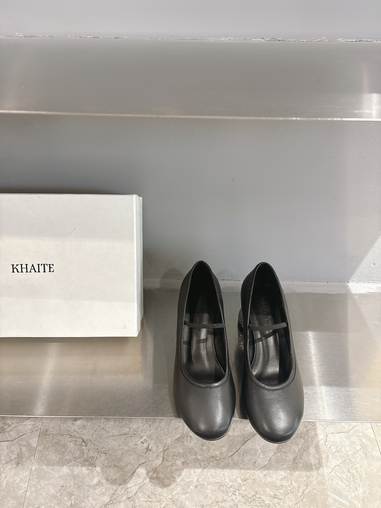 Khaite Stylish Single Shoes: Asymmetric Design, Imported Leather, Italian Craftsmanship. - 图片 5