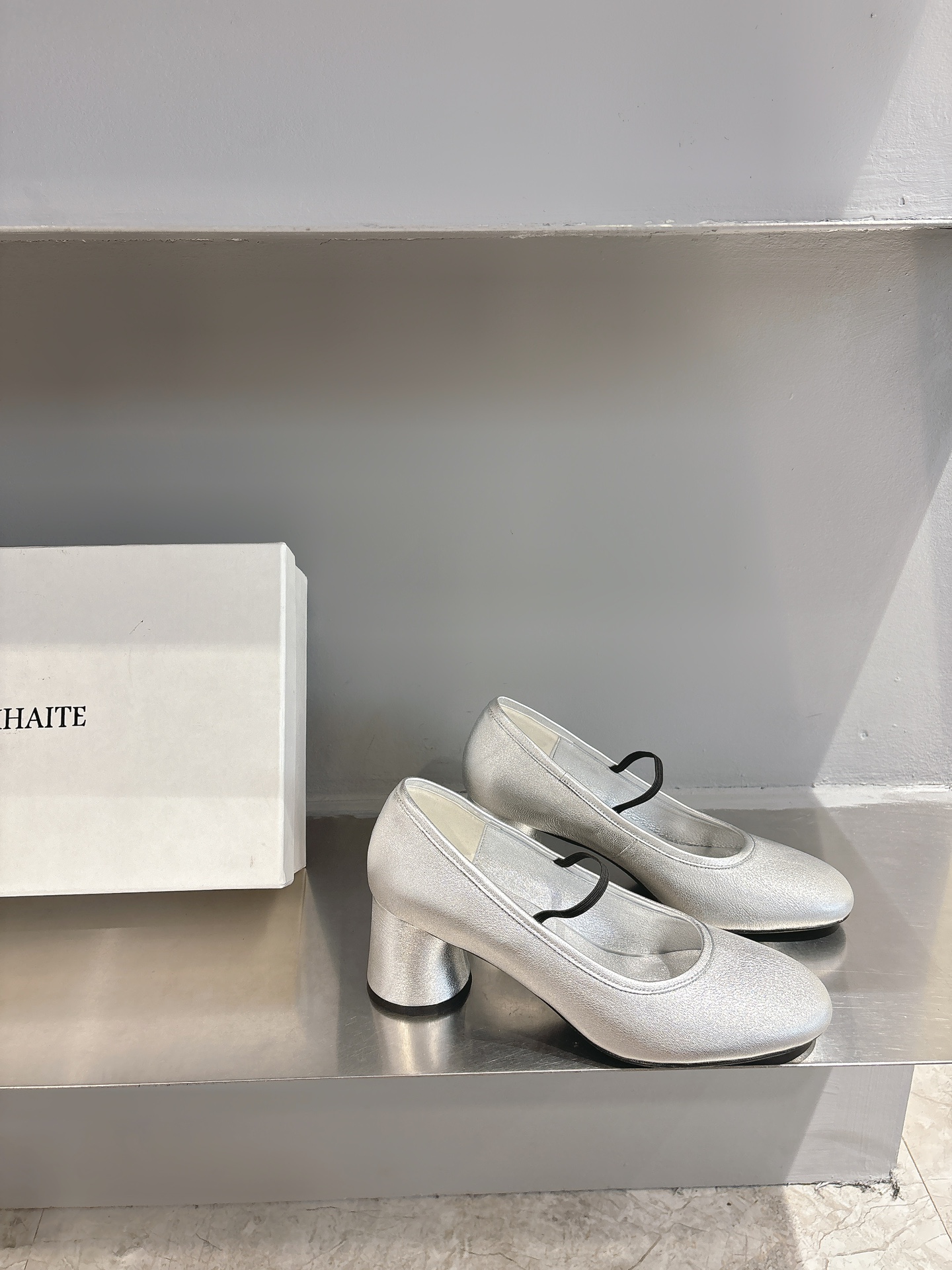 Khaite Stylish Single Shoes: Asymmetric Design, Imported Leather, Italian Craftsmanship.