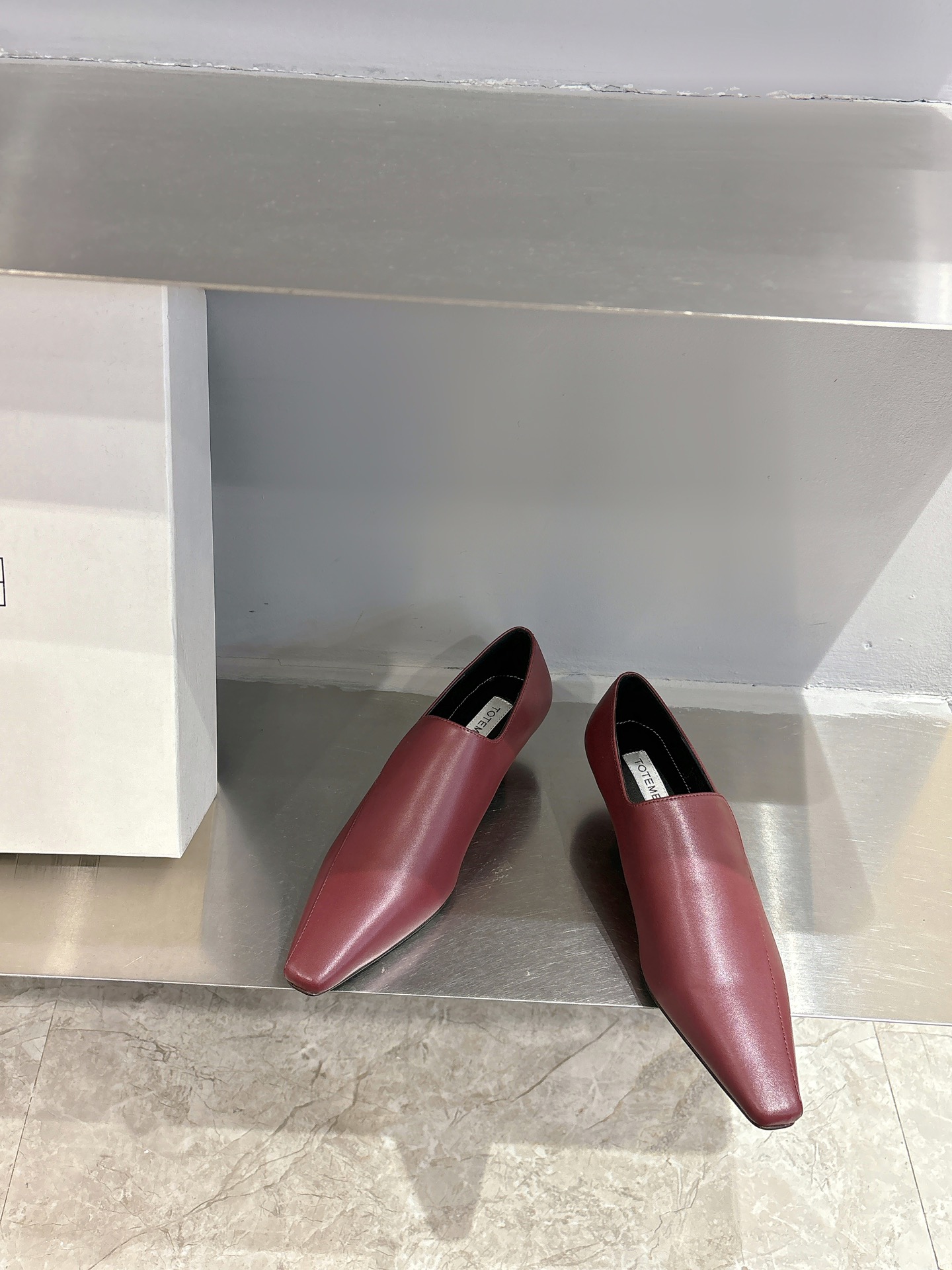 Toteme 25 Springs Summers: Quality Imported Shoes for Stylish Wardrobe - 图片 2