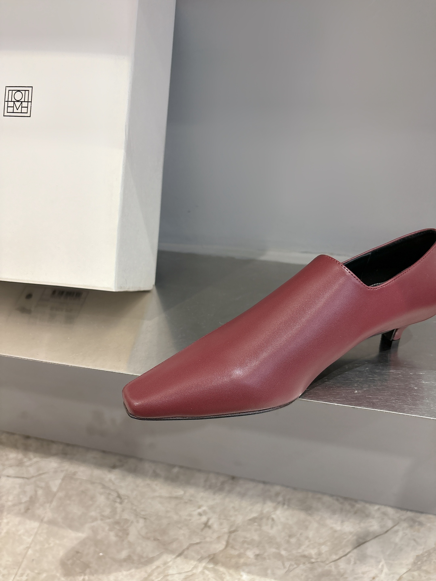 Toteme 25 Springs Summers: Quality Imported Shoes for Stylish Wardrobe - 图片 6