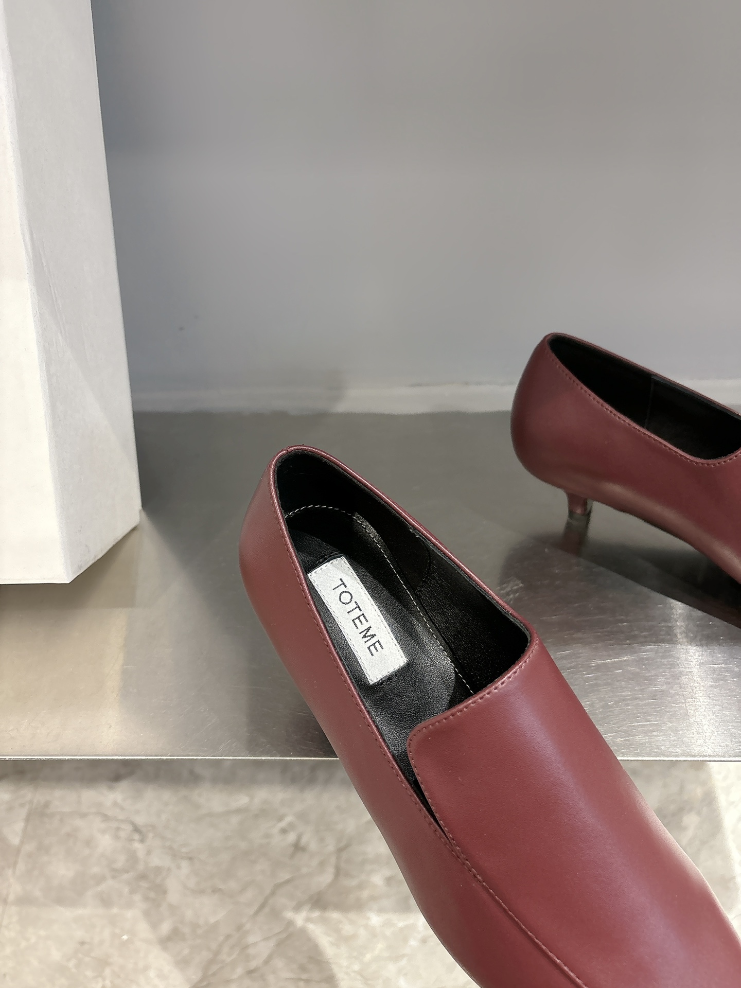 Toteme 25 Springs Summers: Quality Imported Shoes for Stylish Wardrobe - 图片 7
