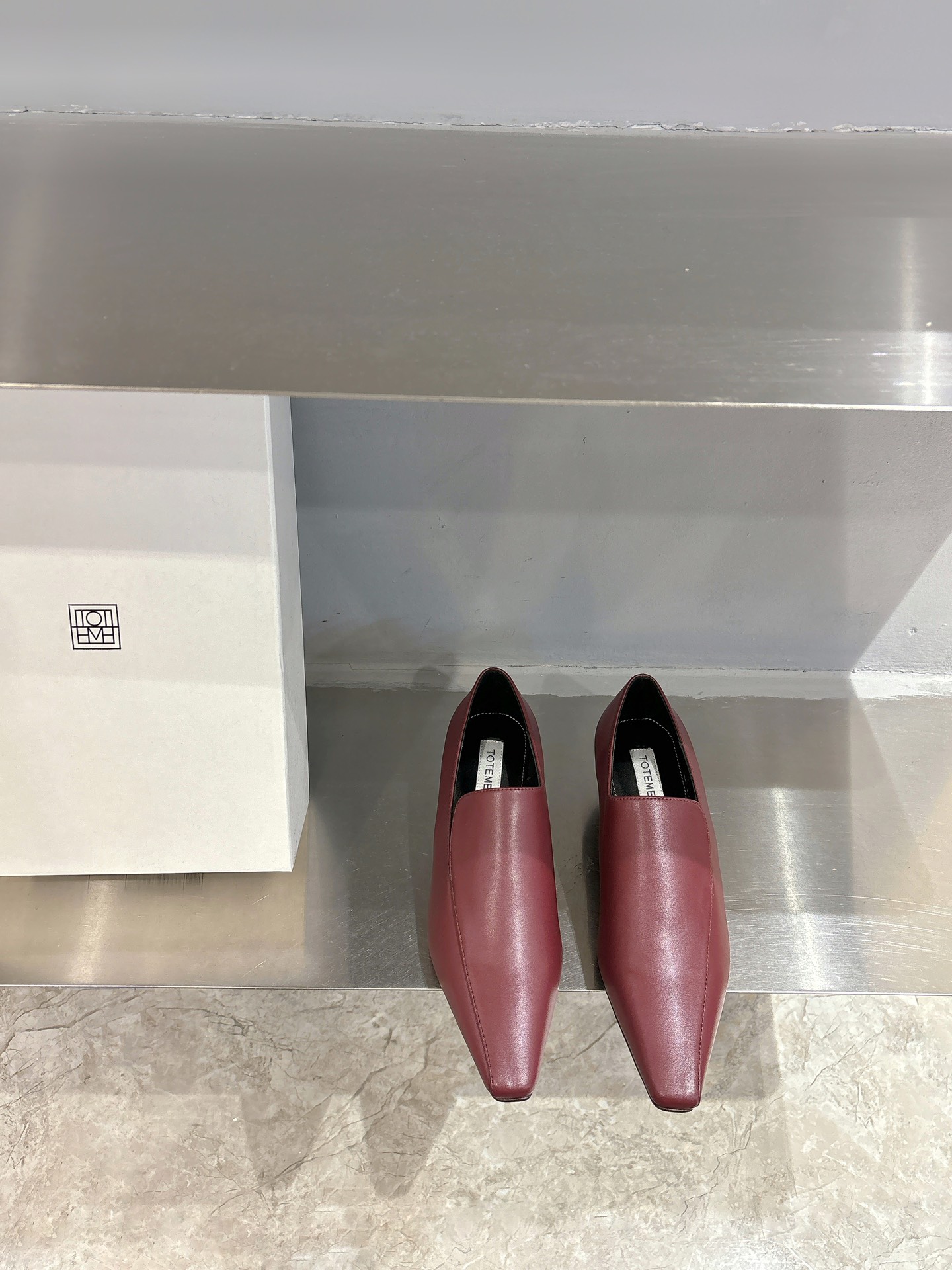 Toteme 25 Springs Summers: Quality Imported Shoes for Stylish Wardrobe - 图片 9