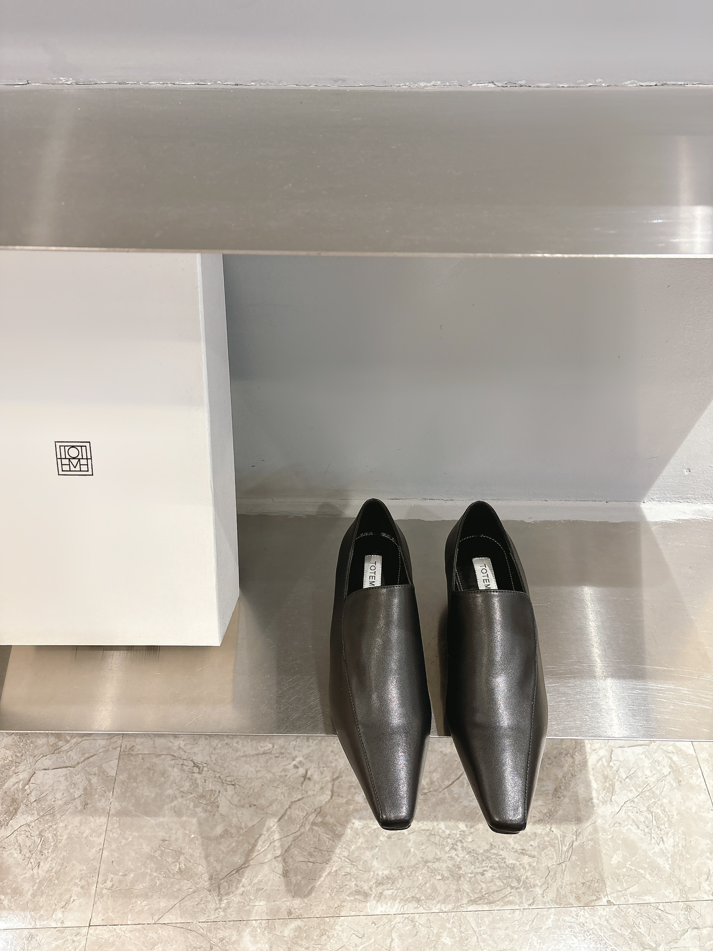 Toteme 25 Springs Summers: Simple, Stylish, Quality Italian Shoes with Imported Materials - 图片 9