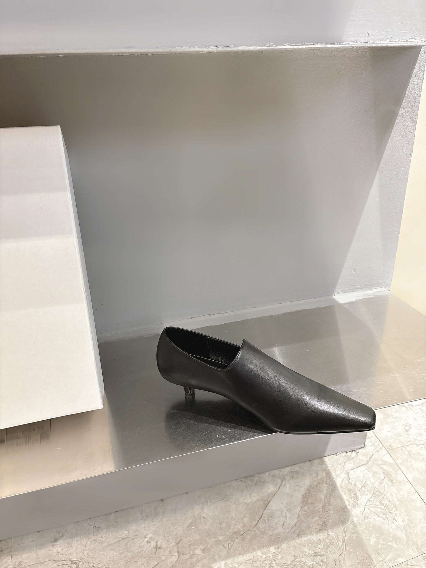 Toteme 25 Springs Summers: Simple, Stylish, Quality Italian Shoes with Imported Materials - 图片 5