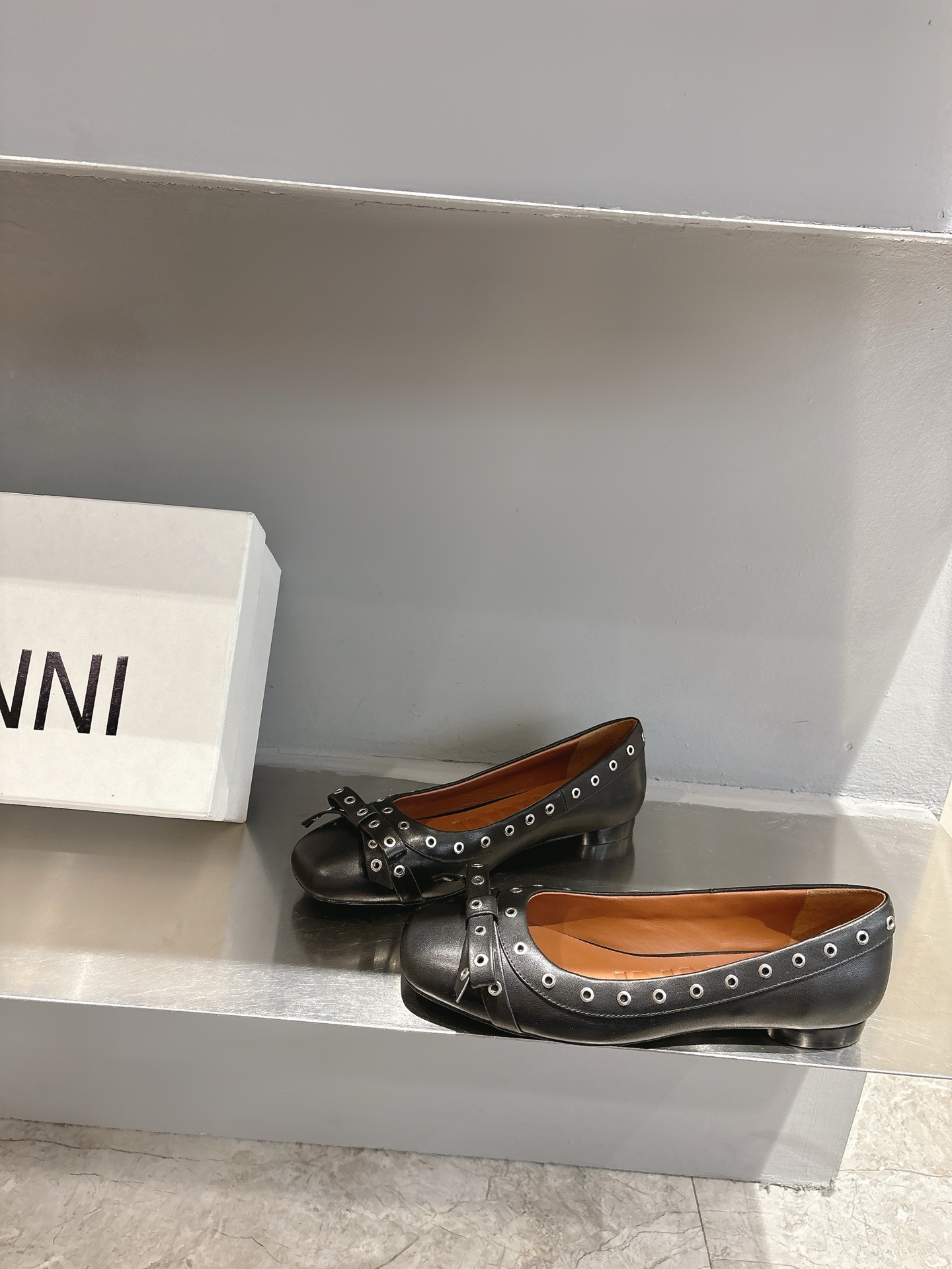 Ganni SS25 Butterfly Ballerina Flats: Romantic French Style, Comfortable and Stylish Design. - 图片 4