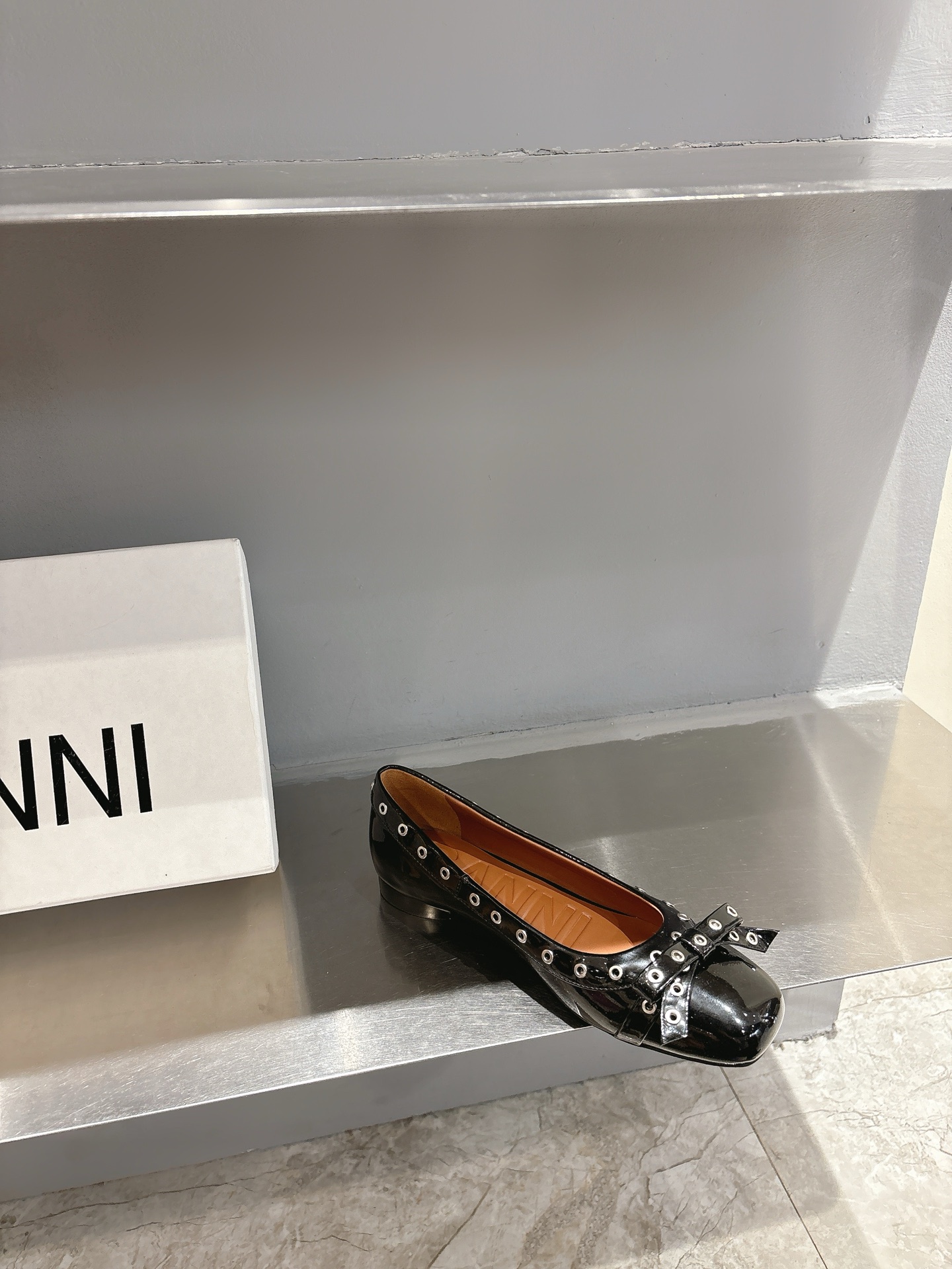 Ganni Butterfly Ballerina Flats: Romantic French Style, Comfortable Design, Customized Materials. - 图片 6