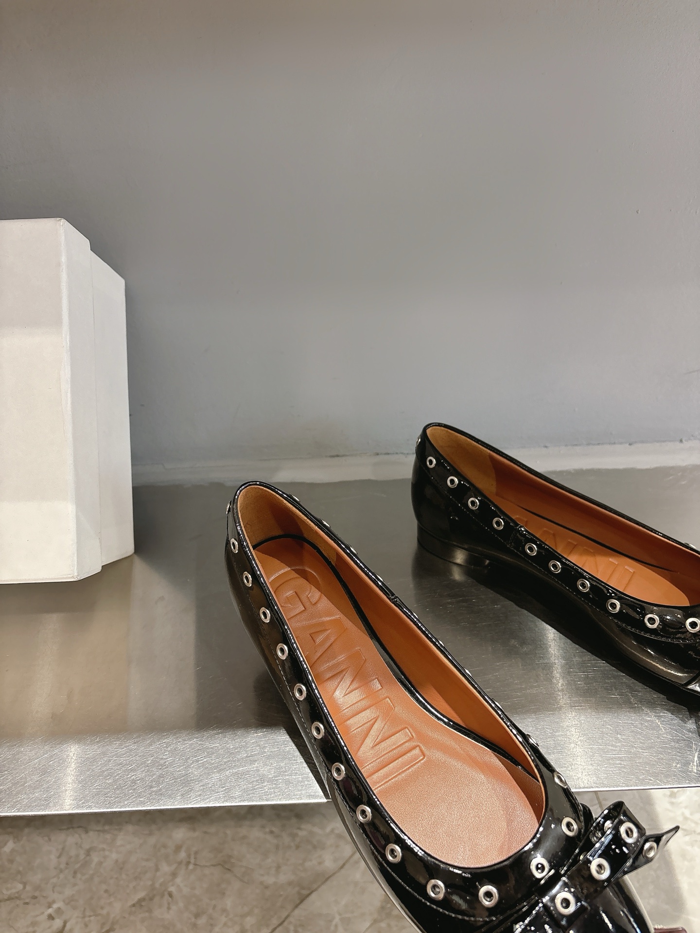 Ganni Butterfly Ballerina Flats: Romantic French Style, Comfortable Design, Customized Materials. - 图片 8