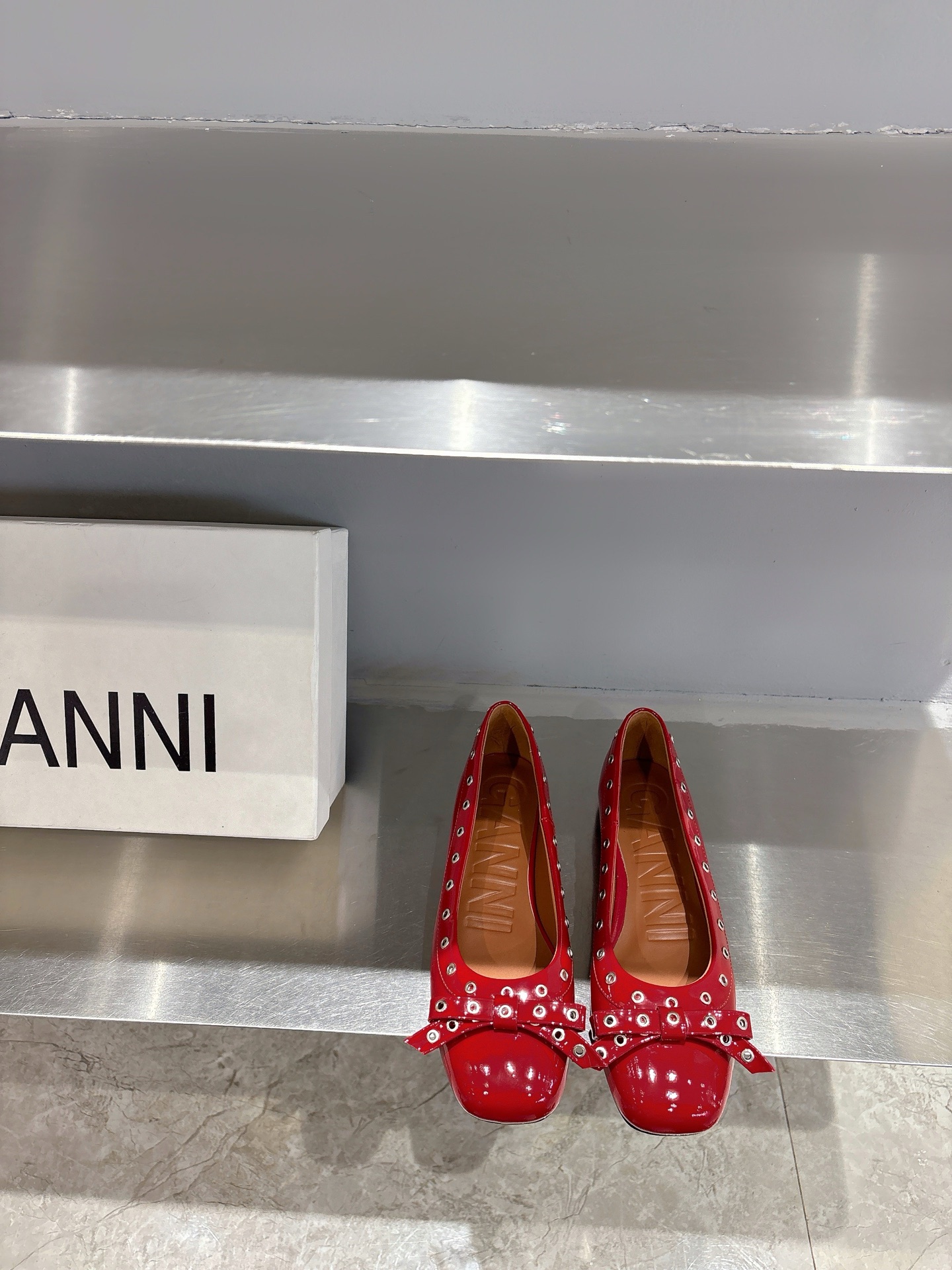 Ganni Spring Summer Ballerina Flats: Romantic French Style with Butterfly Design. - 图片 1