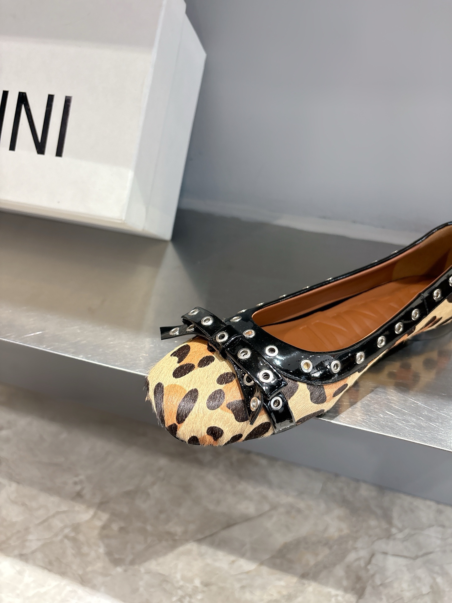 Ganni Spring/Summer Ballerina Flats: Romantic French Style with Butterflies Design. Comfortable and Impressive! - 图片 7
