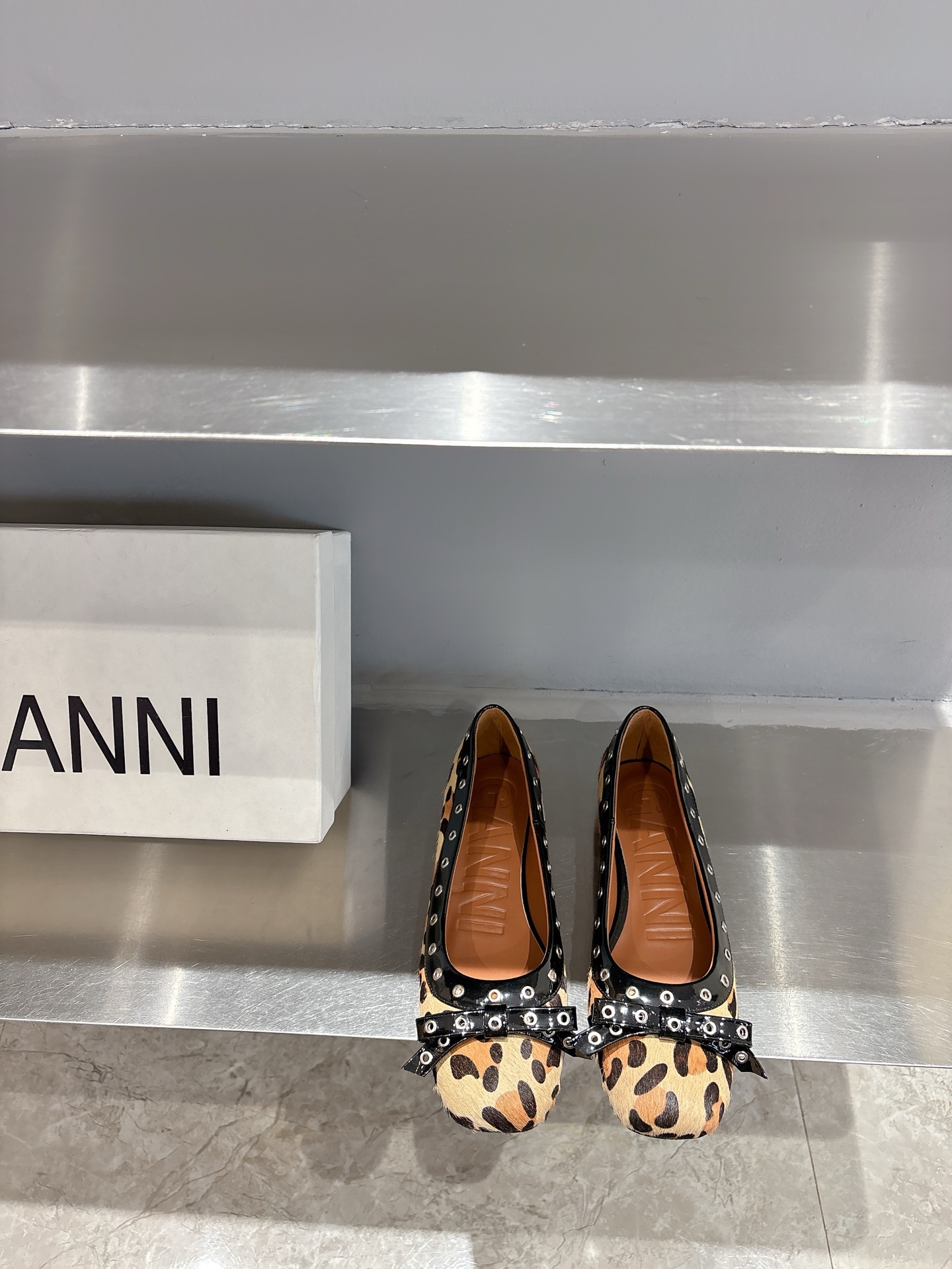 Ganni Spring/Summer Ballerina Flats: Romantic French Style with Butterflies Design. Comfortable and Impressive! - 图片 1
