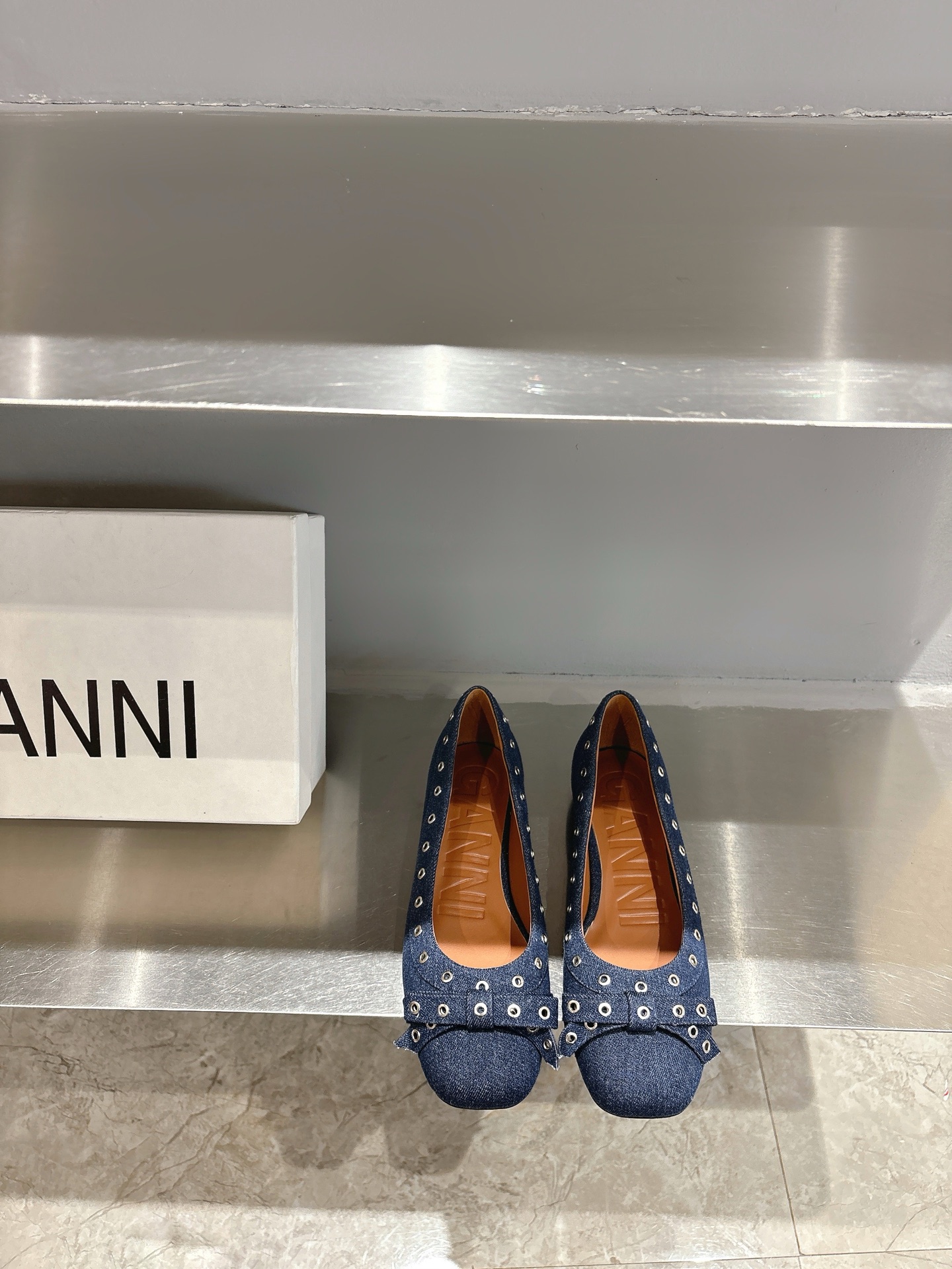 Ganni Spring/Summer Ballerina Flats: French Style, Butterfly Design, Comfortable, Custom-made.