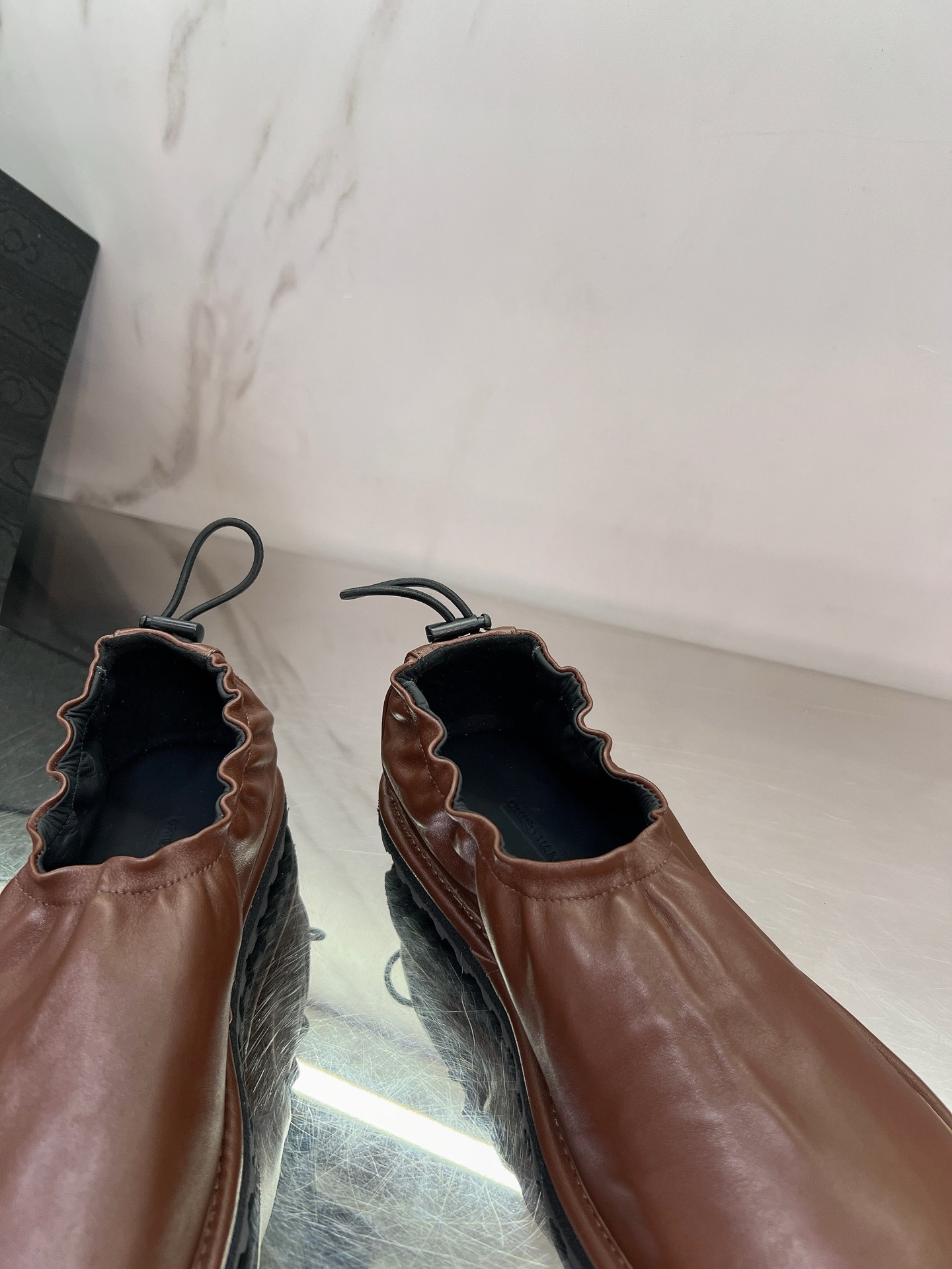 Fashion Trend 2025: Glamorous and Cosmopolitan Collection by Dries Van Noten - 图片 7