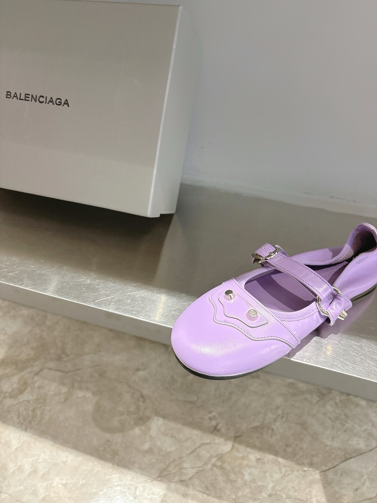Balenciaga Summer 2025 Metal Strangling Mary Jane Ballet Shoes – Punk Street Style! - 图片 7