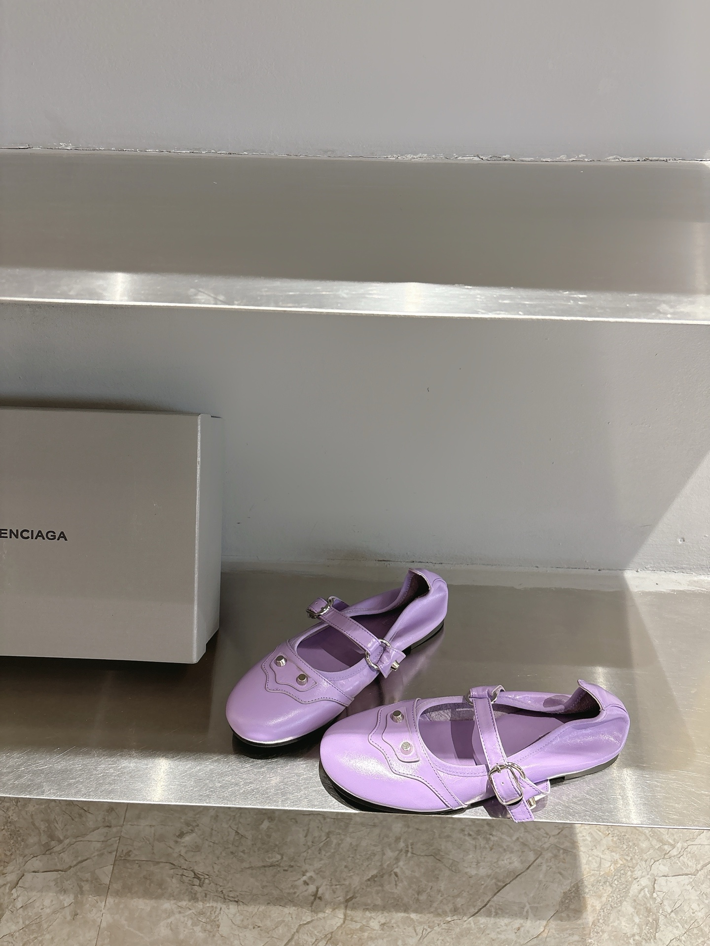 Balenciaga Summer 2025 Metal Strangling Mary Jane Ballet Shoes – Punk Street Style! - 图片 4