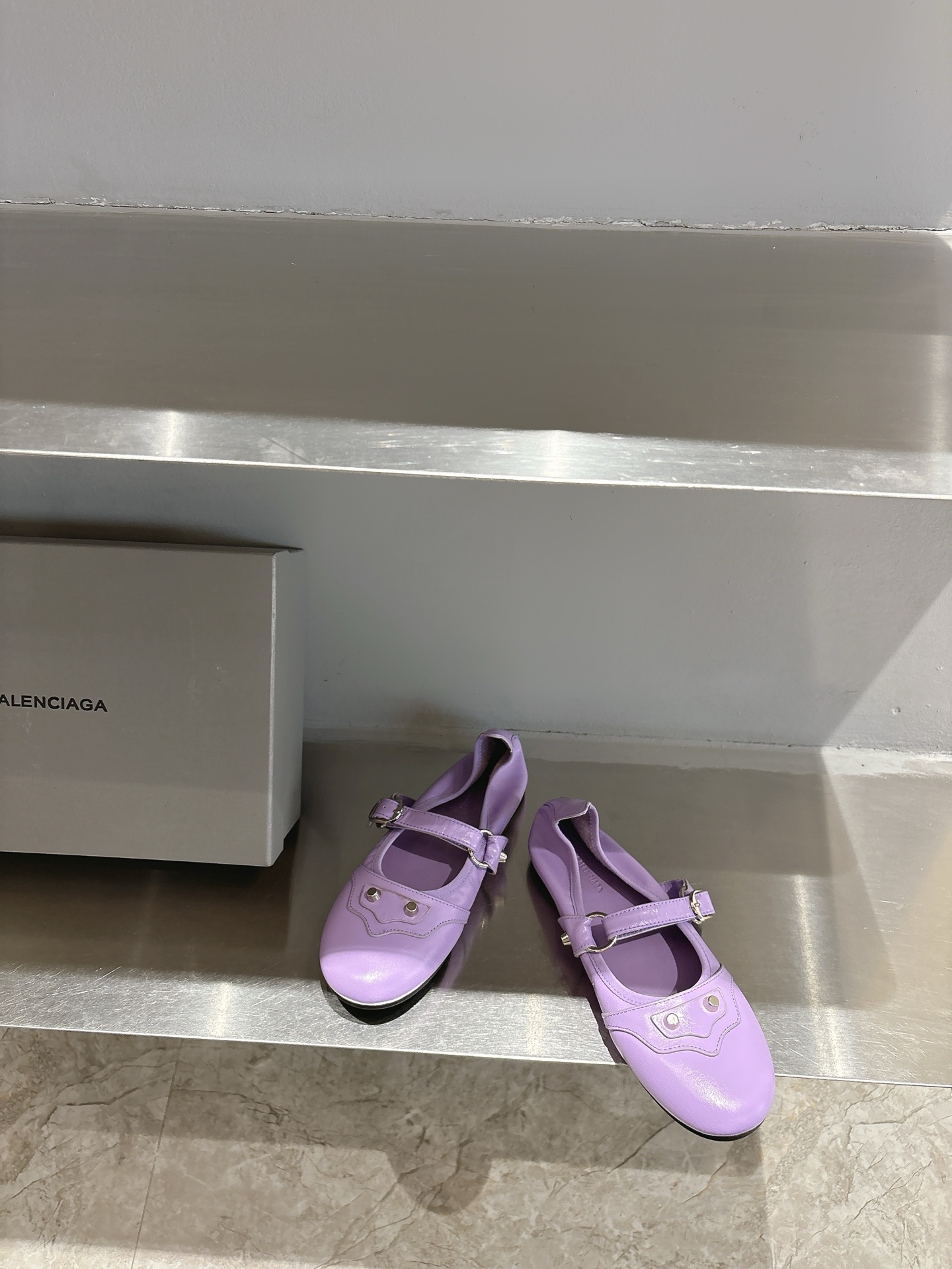 Balenciaga Summer 2025 Metal Strangling Mary Jane Ballet Shoes – Punk Street Style! - 图片 3