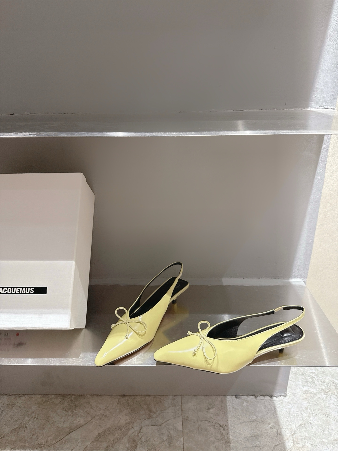 Jacquemus 25s Butterfly Knot Square Heels: Elegant, Stylish, and High-Quality. - 图片 3