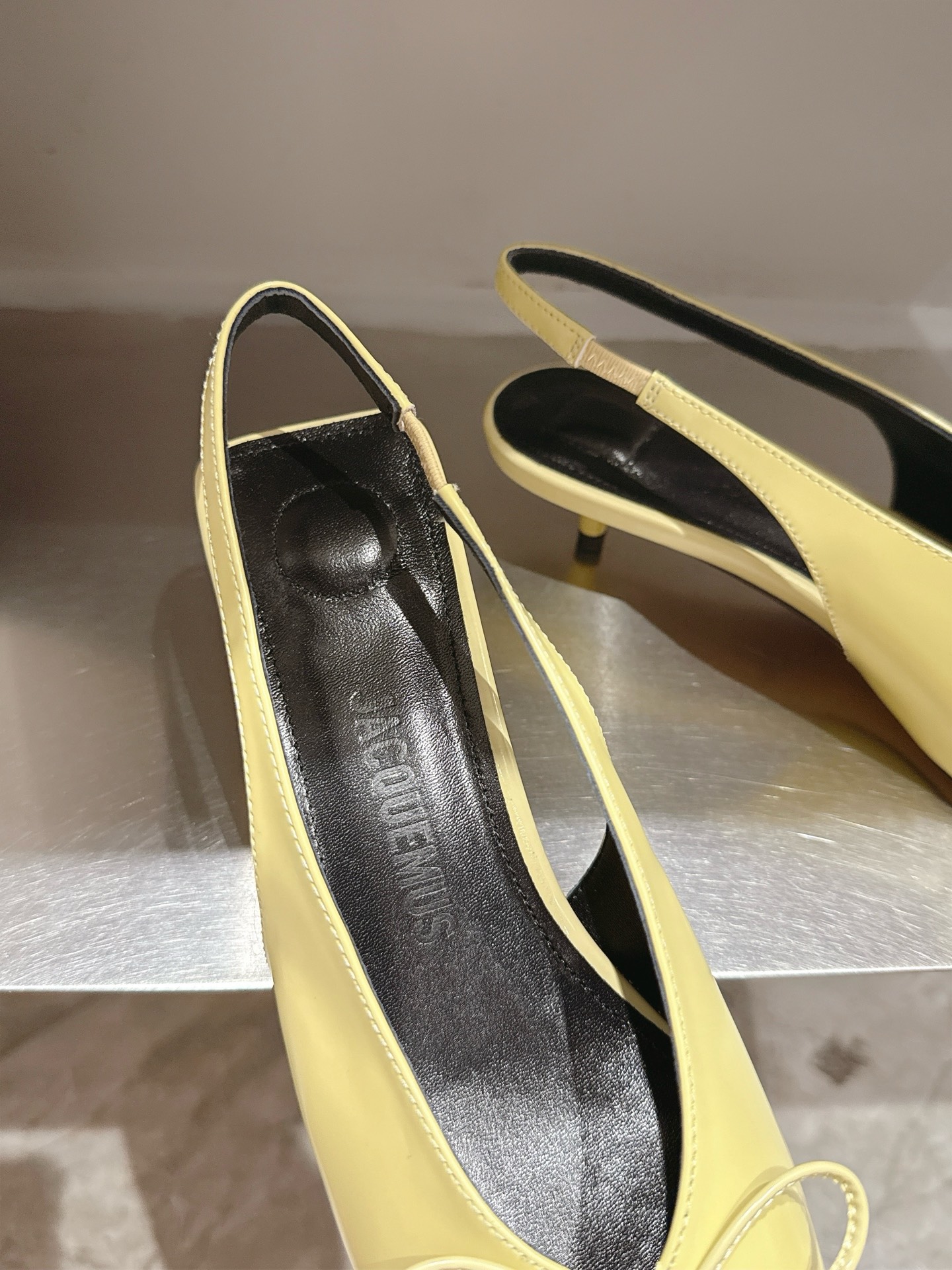 Jacquemus 25s Butterfly Knot Square Heels: Elegant, Stylish, and High-Quality. - 图片 7