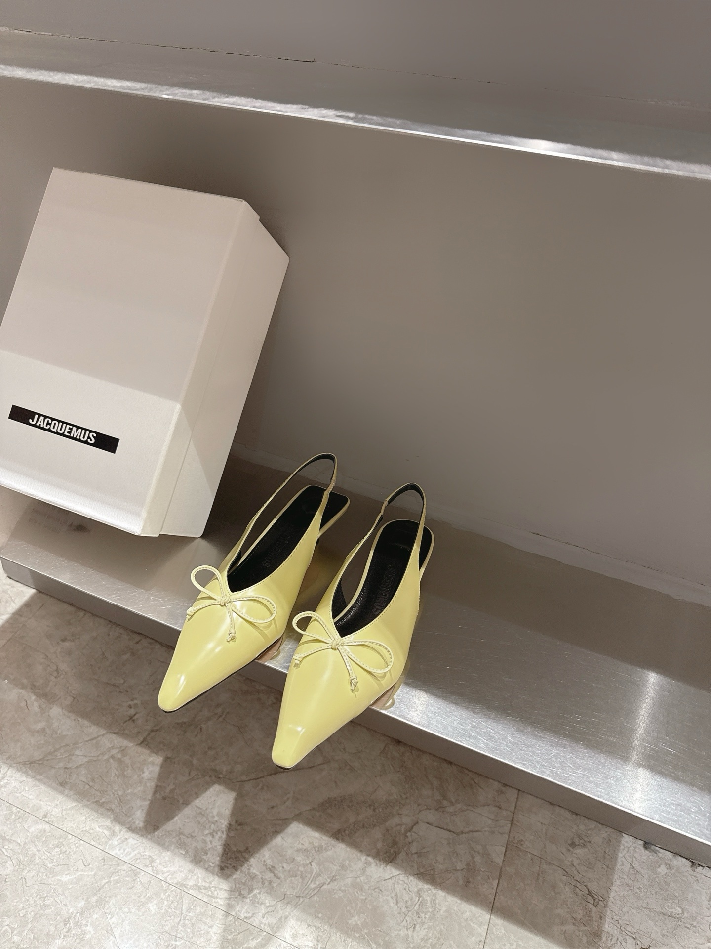 Jacquemus 25s Butterfly Knot Square Heels: Elegant, Stylish, and High-Quality. - 图片 6