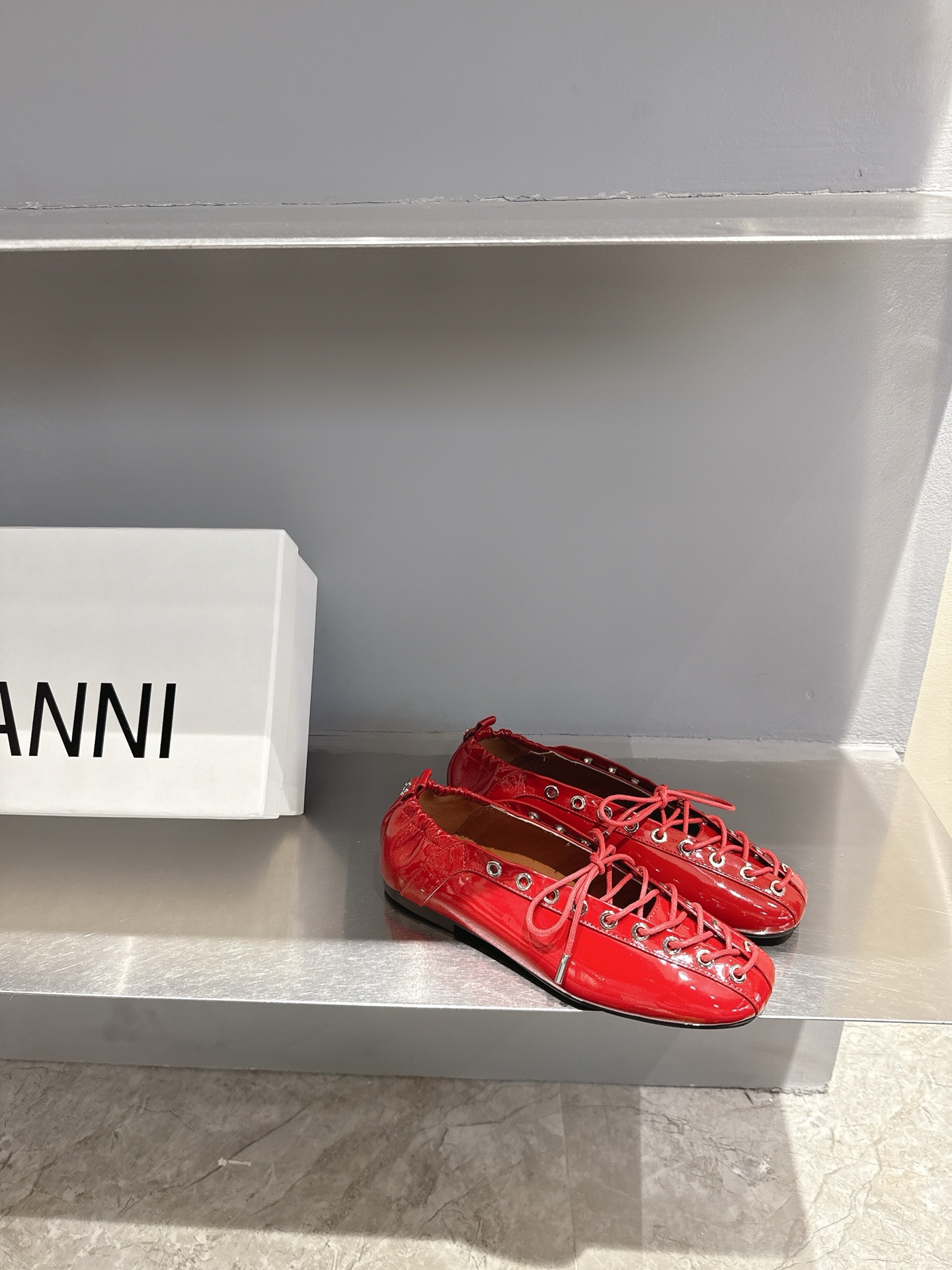 GANNI Spring/Summer 2022: Derby Shoes with Unique Design and Comfort. - 图片 4