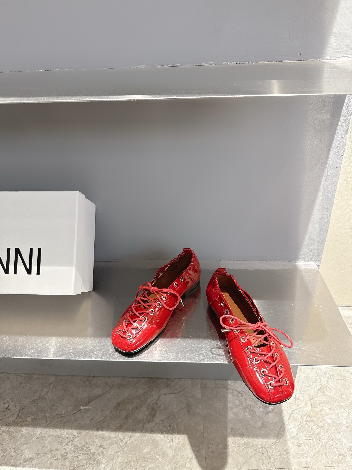 GANNI Spring/Summer 2022: Derby Shoes with Unique Design and Comfort. - 图片 2