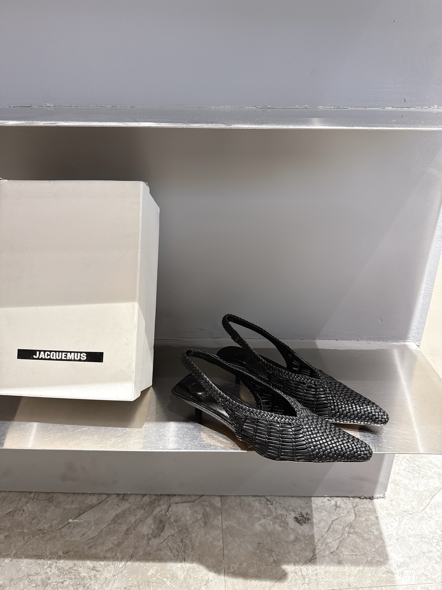 Jacquemus 25SS Knit Pointy Shoes: French Aesthetic in London Flagship Store - 图片 4