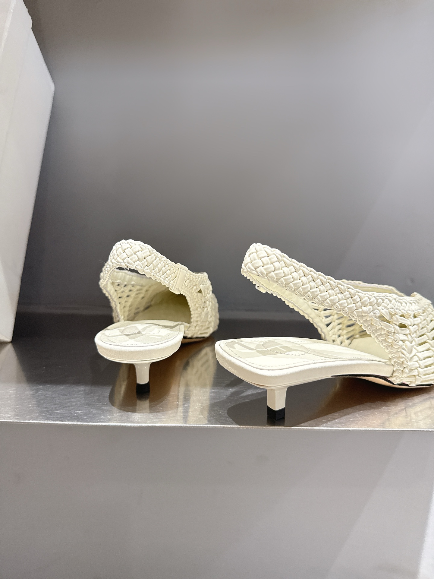 Jacquemus 25SS Knit Short Shoes: Aesthetic Elegance from South France - 图片 7