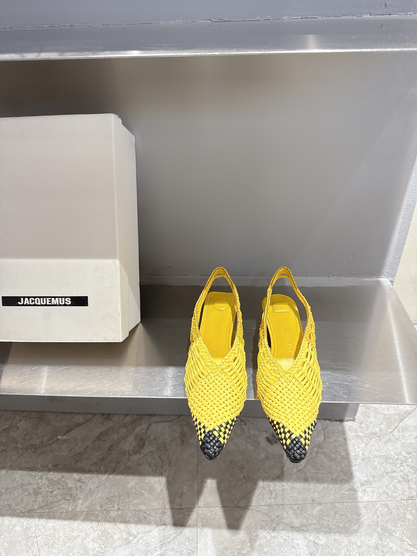 Jacquemus 25SS Sheepskin Pointed Knit Shoes: Fashion from South France - 图片 1