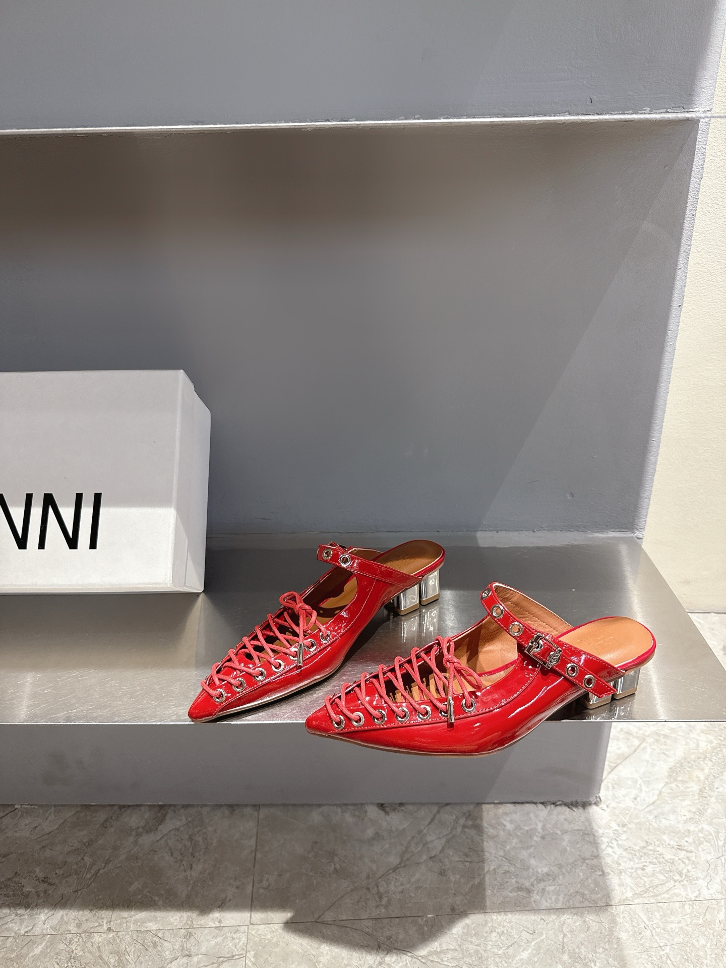 GANNI Spring/Summer 25s: Derby Shoes Love at First Sight! - 图片 3