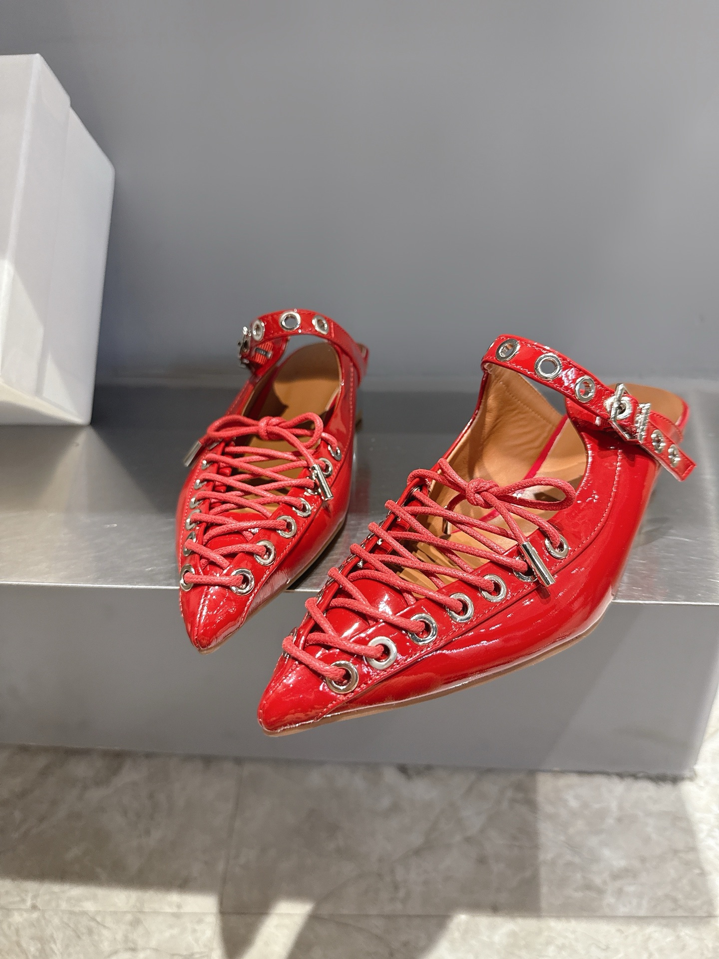 GANNI Spring/Summer 25s: Derby Shoes Love at First Sight! - 图片 8