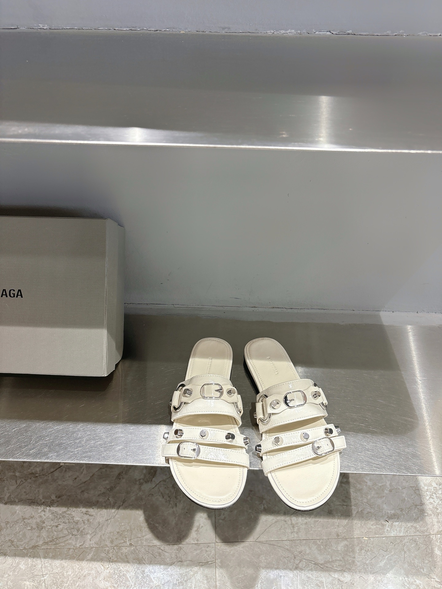 Balentia 2025 Spring Summer Metal Nailed Cagole Sandals Review: Original Skin, Metal Locks