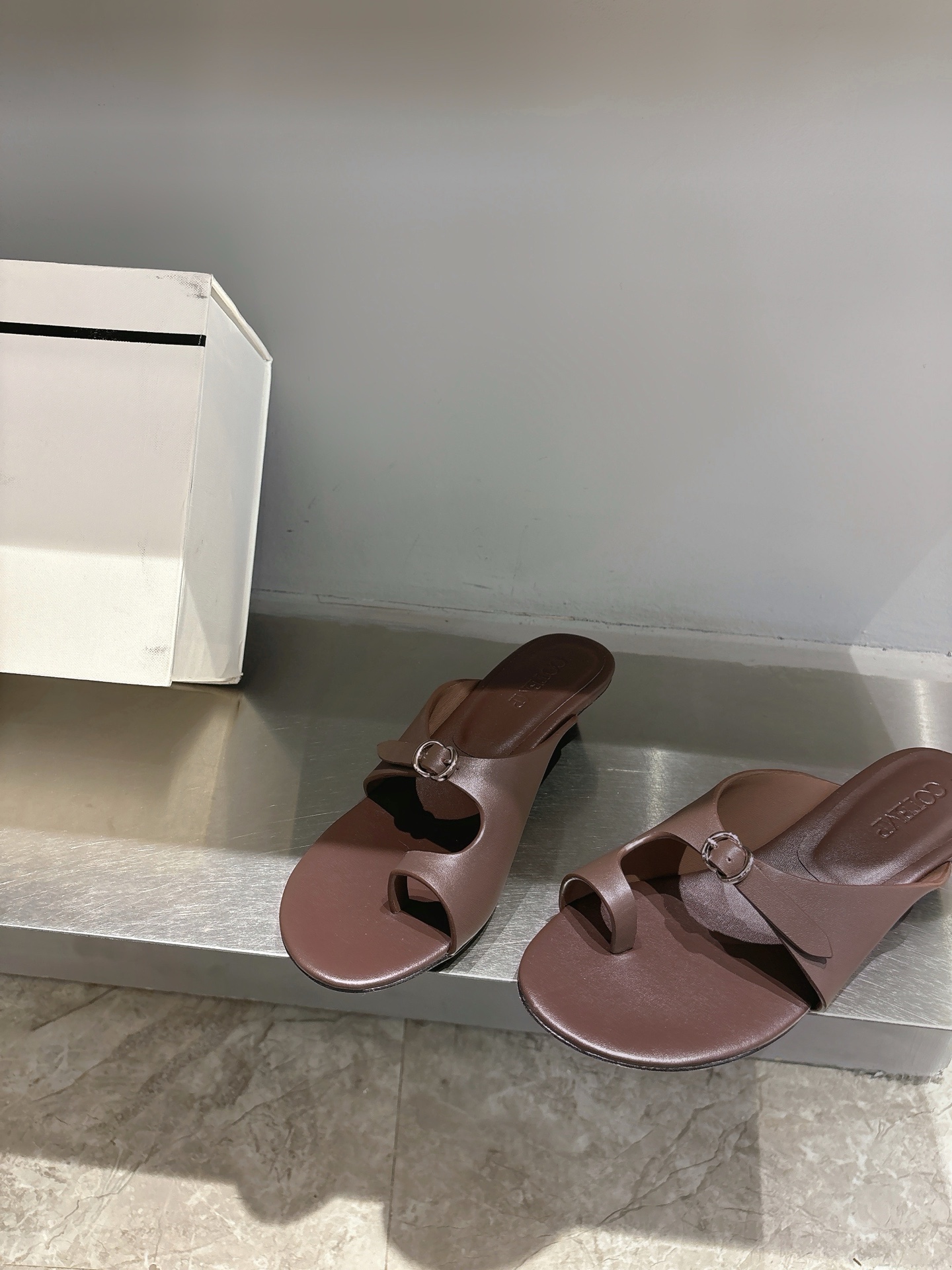 British Frozen Shoes: Classic Precision with Unique Design and Comfort - 图片 7