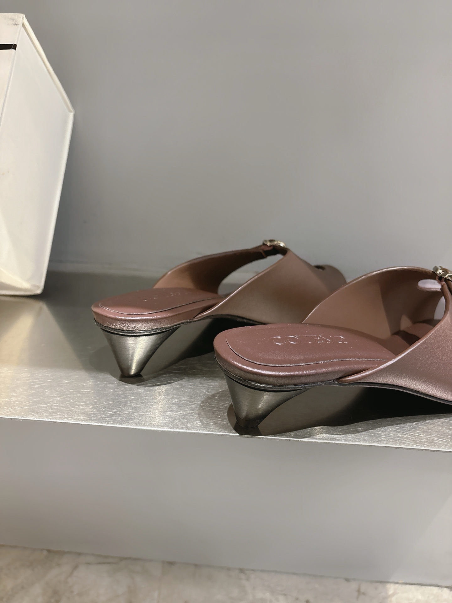 British Frozen Shoes: Classic Precision with Unique Design and Comfort - 图片 8