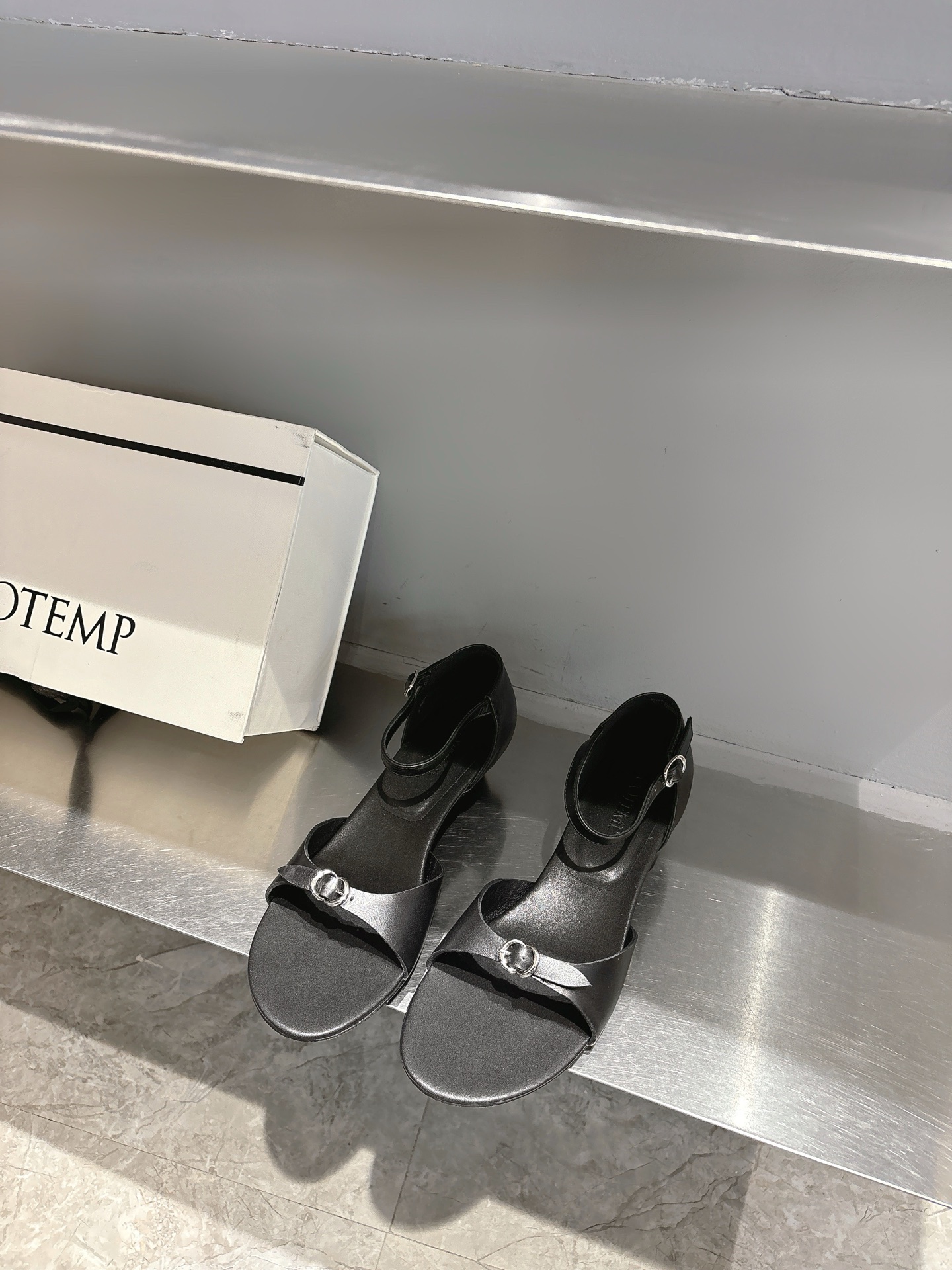 British Frozen Shoes: Classic, Comfy, and Precision-Injected Collection - 图片 5