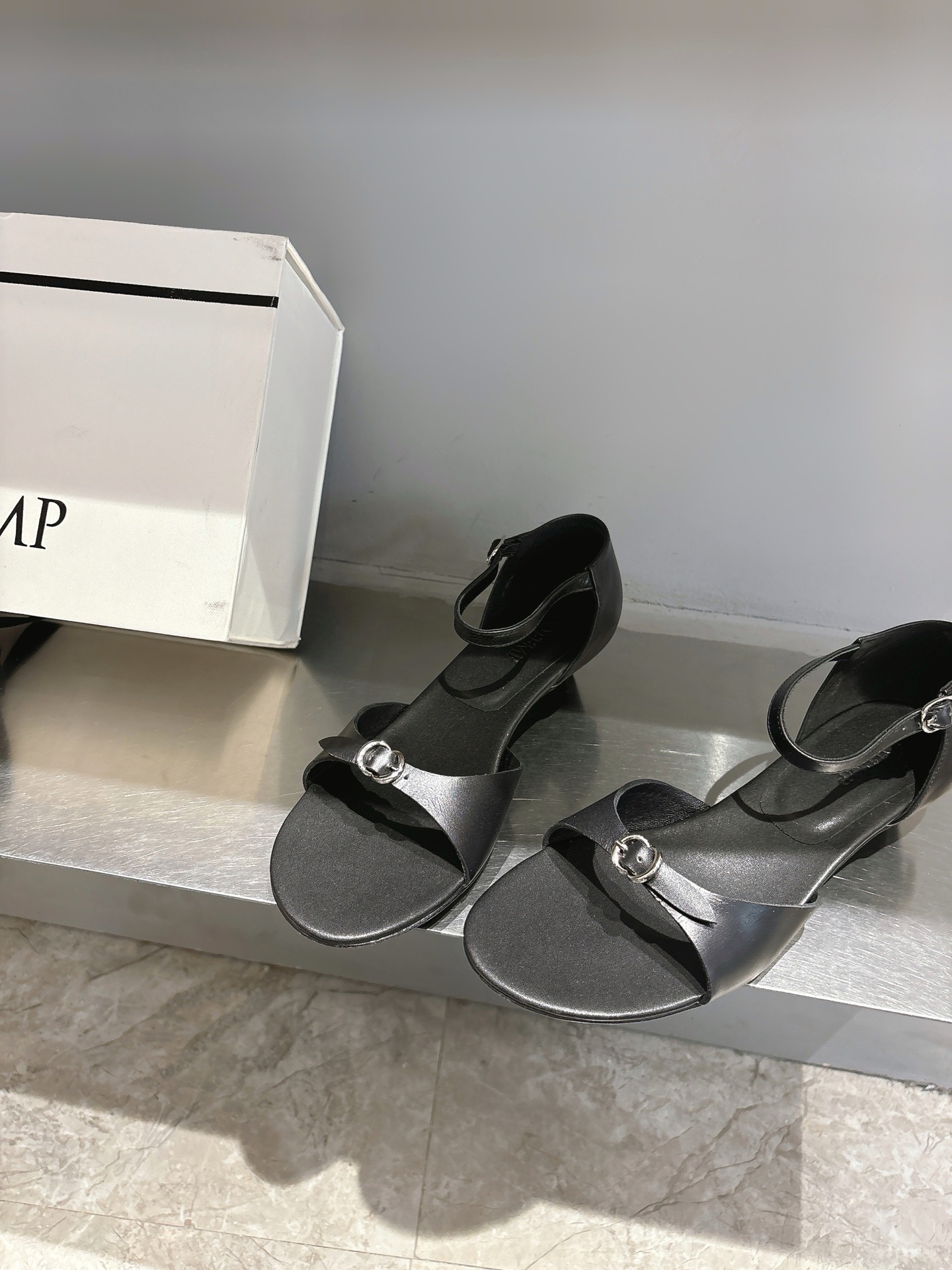 British Frozen Shoes: Classic, Comfy, and Precision-Injected Collection - 图片 7