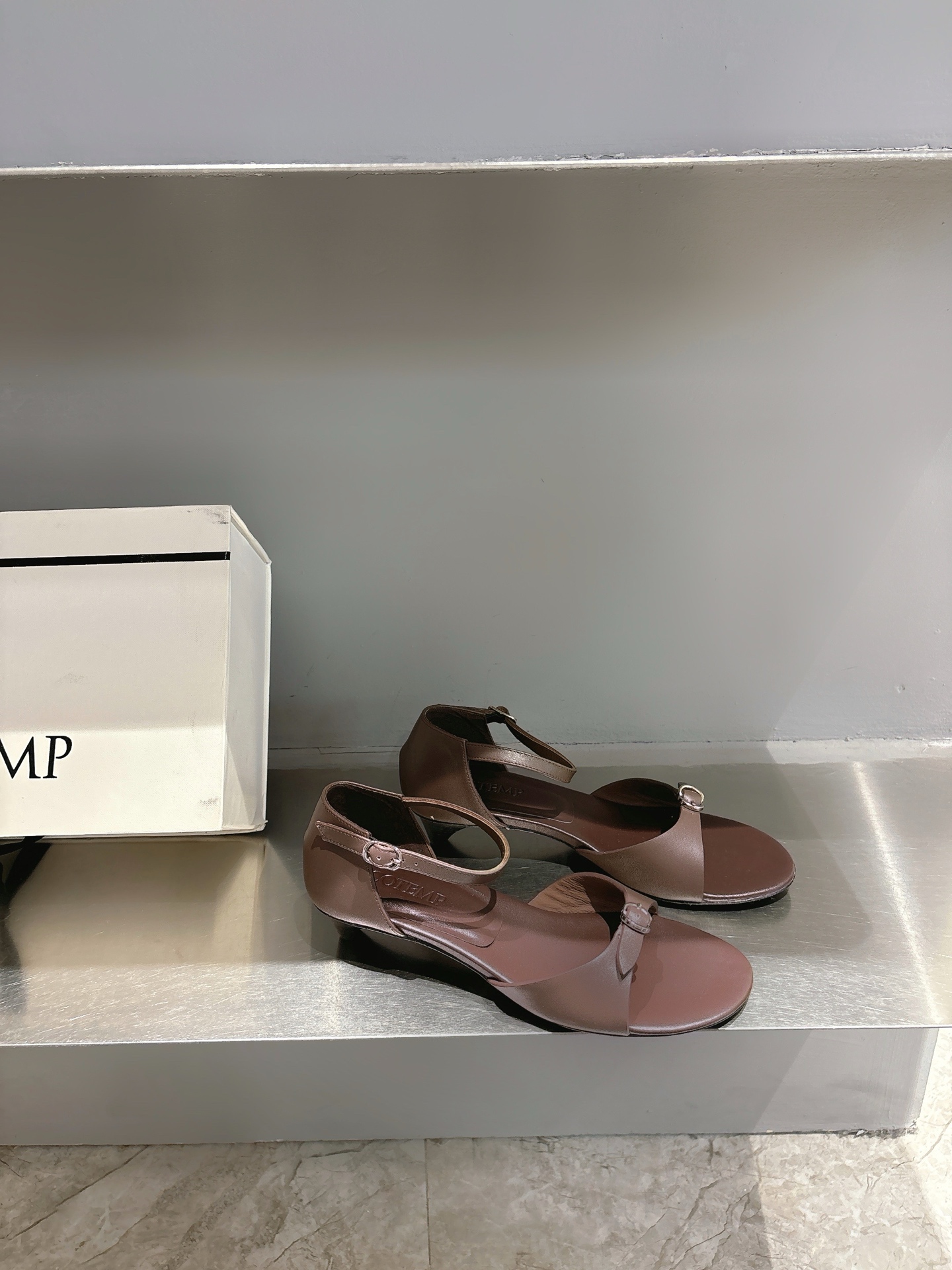 Classic Precision: Cotem British Frozen Shoes Collection for Spring and Summer - 图片 2