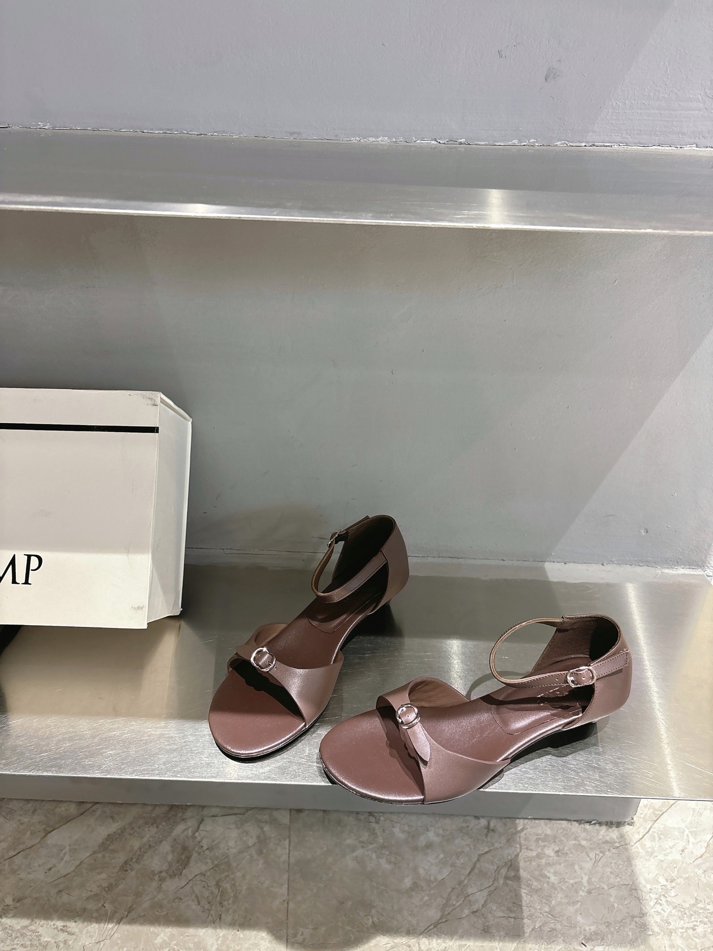 Classic Precision: Cotem British Frozen Shoes Collection for Spring and Summer - 图片 4