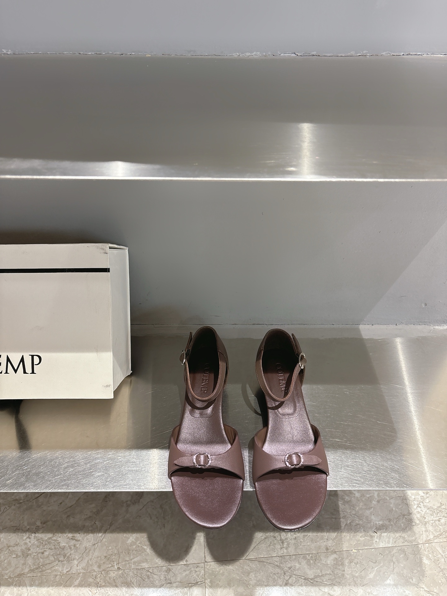 Classic Precision: Cotem British Frozen Shoes Collection for Spring and Summer