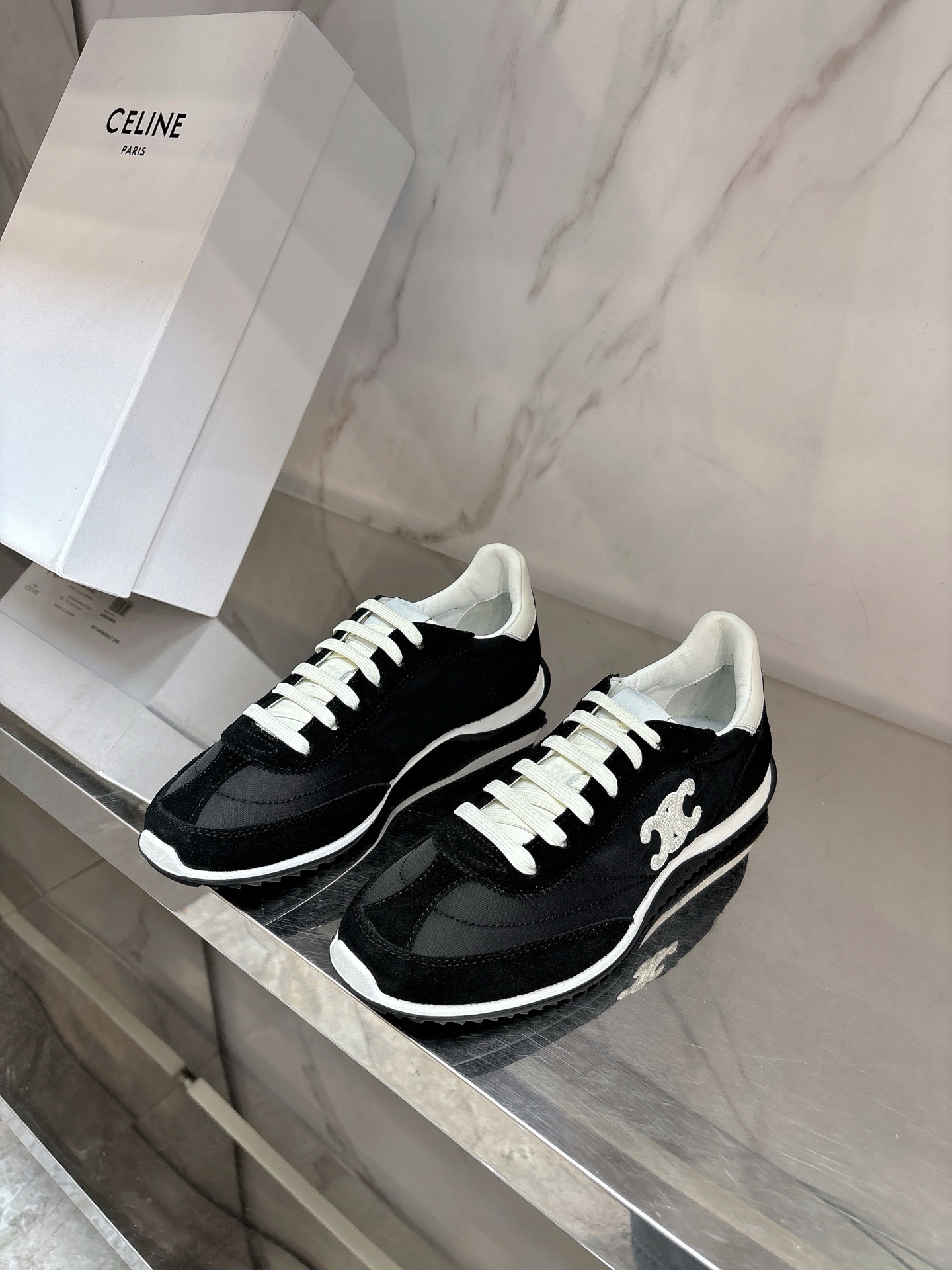 NO:408158,Celin*2025 new retro genre training shoes, retro trendy, just right playful and versatile and fashionable, full-score selection of Gao Mercury Yangjing Technology fabric, sheepskin lining, private mold rubber non-slip sole, size 35-39# (40# custom made without return), casual shoes/sports shoes, celine, sneakers, sheepskin, sheep19860909Celin*2025新款复古德训鞋 复古回潮,恰到好处的玩味百搭时髦,脚感满分甄选高丝光羊京科技布面料,羊皮内里,私模橡胶防滑大底,码数35-39#（40#定做不退换）,休闲鞋/运动鞋,celine,sneakers,sheepskin,sheep,Women's Shoes