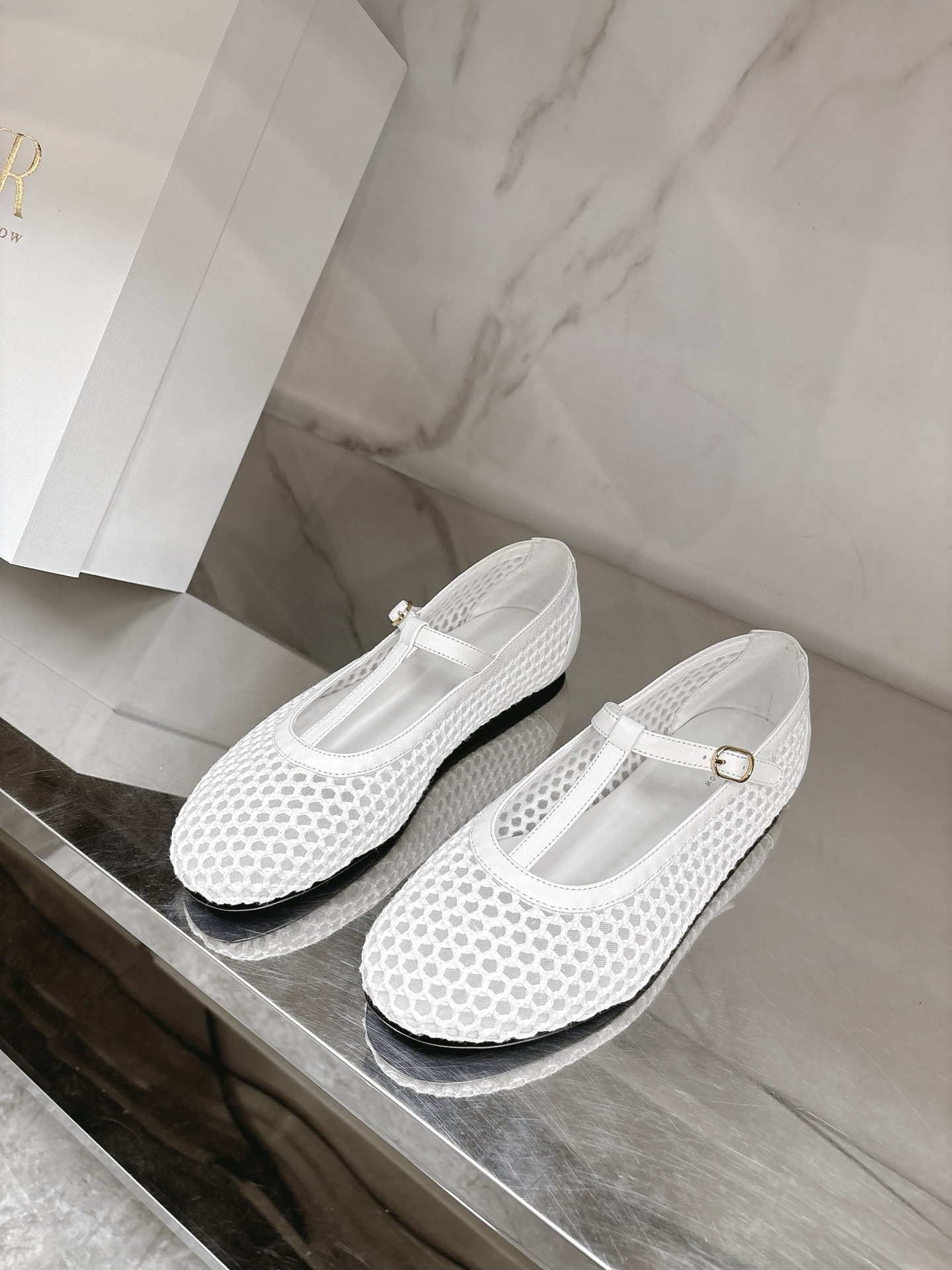 2025 New Hotnet Super-Ventilating Flat Shoes: Sheepskin, Italian Platinum, Sizes 35-39#