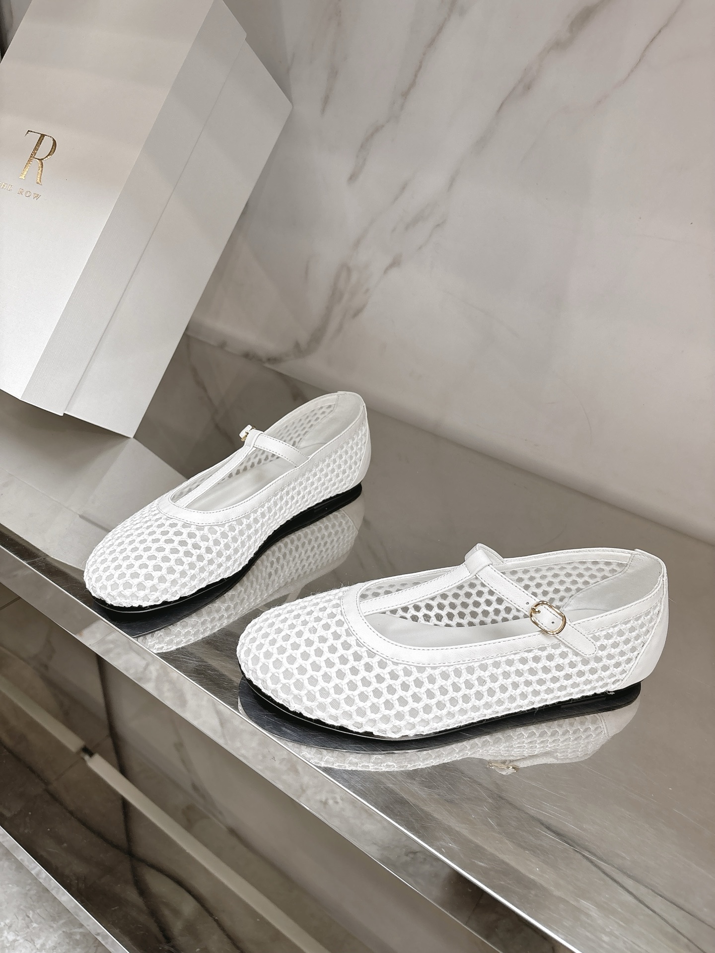 2025 New Hotnet Super-Ventilating Flat Shoes: Sheepskin, Italian Platinum, Sizes 35-39# - 图片 3