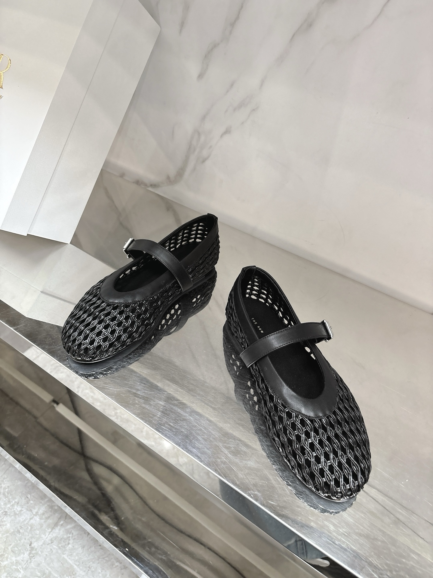 2025 New Hotnet Flat Shoes: Super-Ventilating, Stylish, and Comfortable for Summer - 图片 2